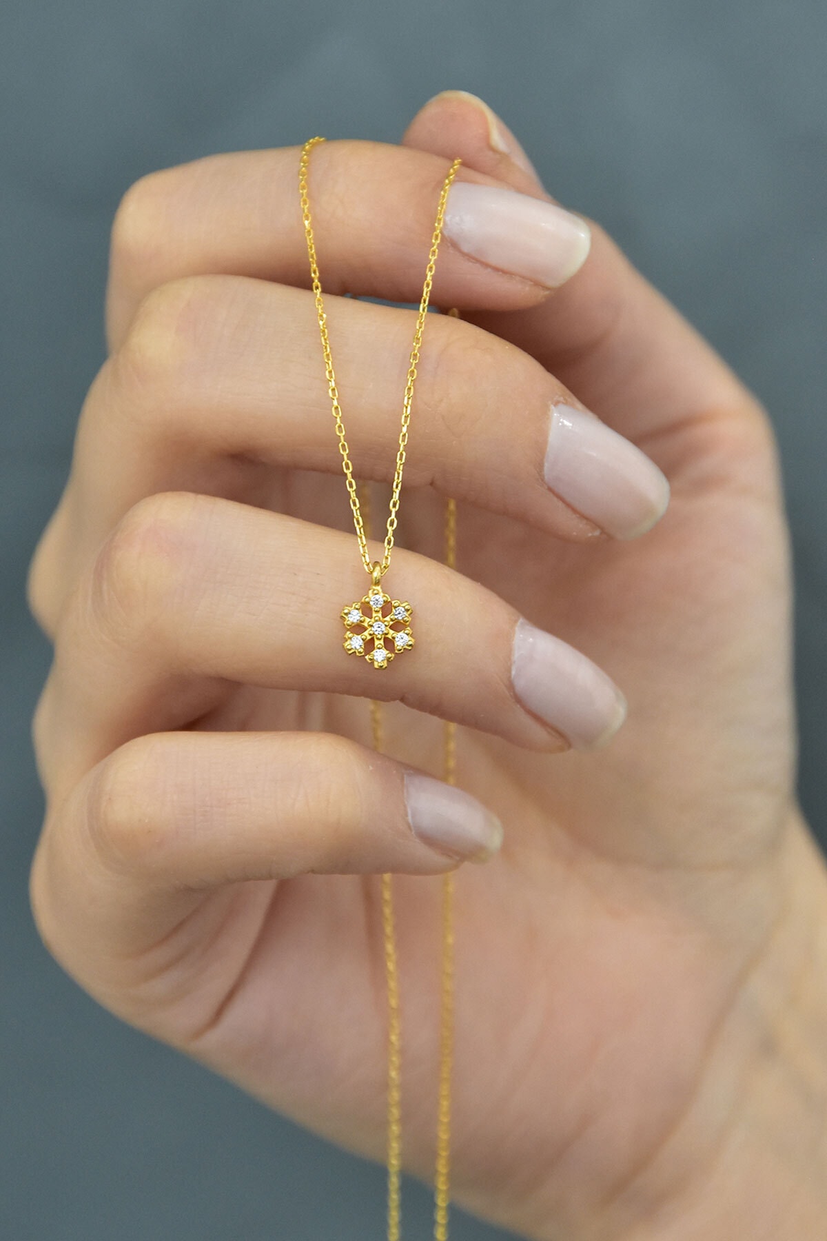 925 Ayar Altın Kaplama Zirkon Taşlı Gümüş Kar Tanesi Kolye