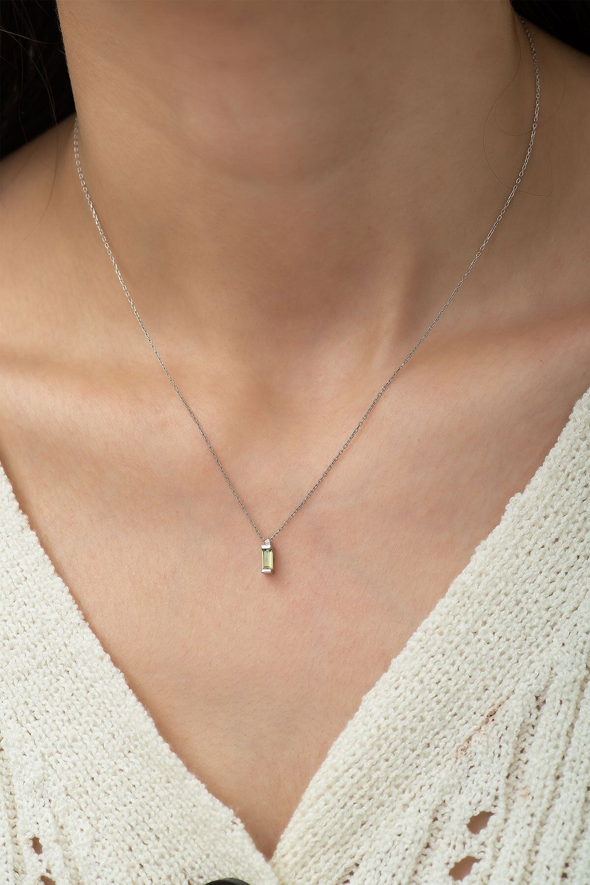 925 Ayar Dikdörtgen Yeşil Tektaş Gümüş Kolye