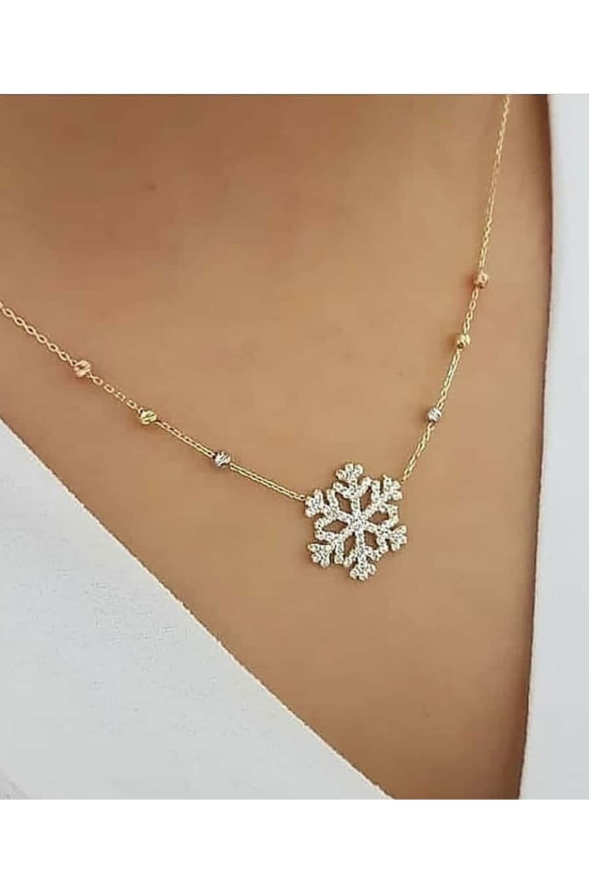 925 Ayar Dorica Toplu Zirkon Taşlı Kartanesi Gümüş Kolye