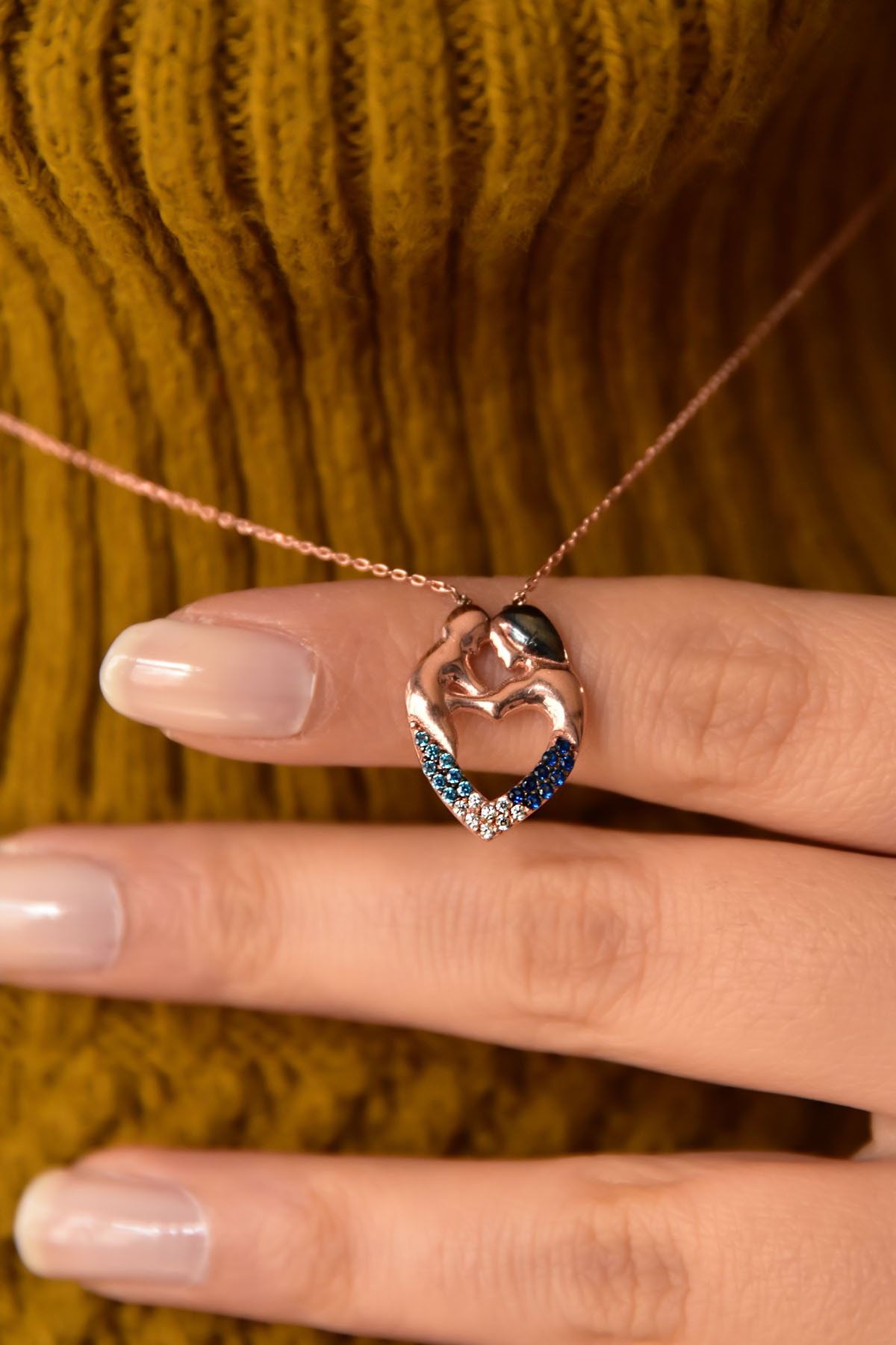 925 Ayar Gümüş Akışlı Taşlı Kalp Sarmalı Anne Çocuk Kadın Kolye