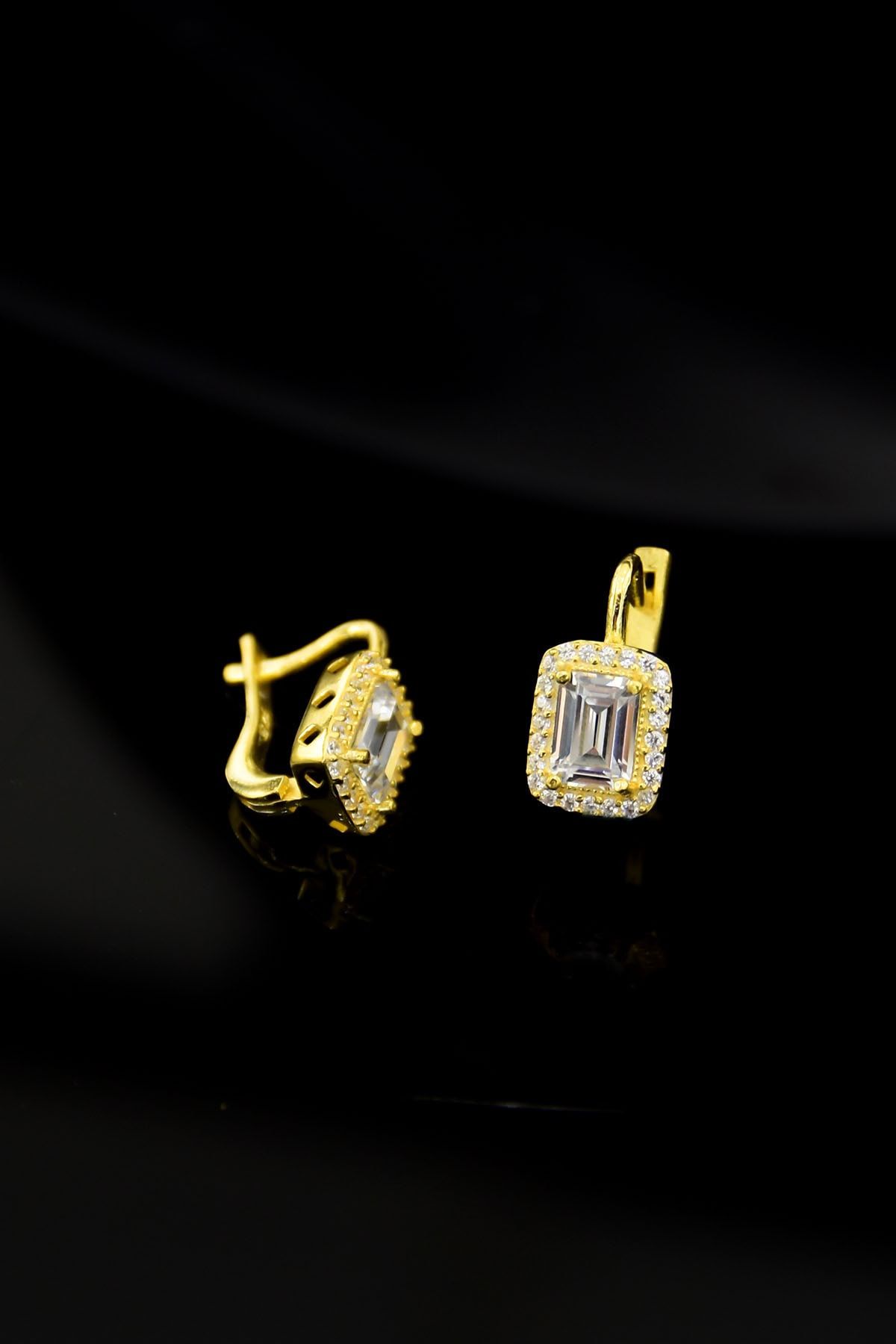 925 Ayar Gümüş Altın Kaplama Baget Taşlı Küpe