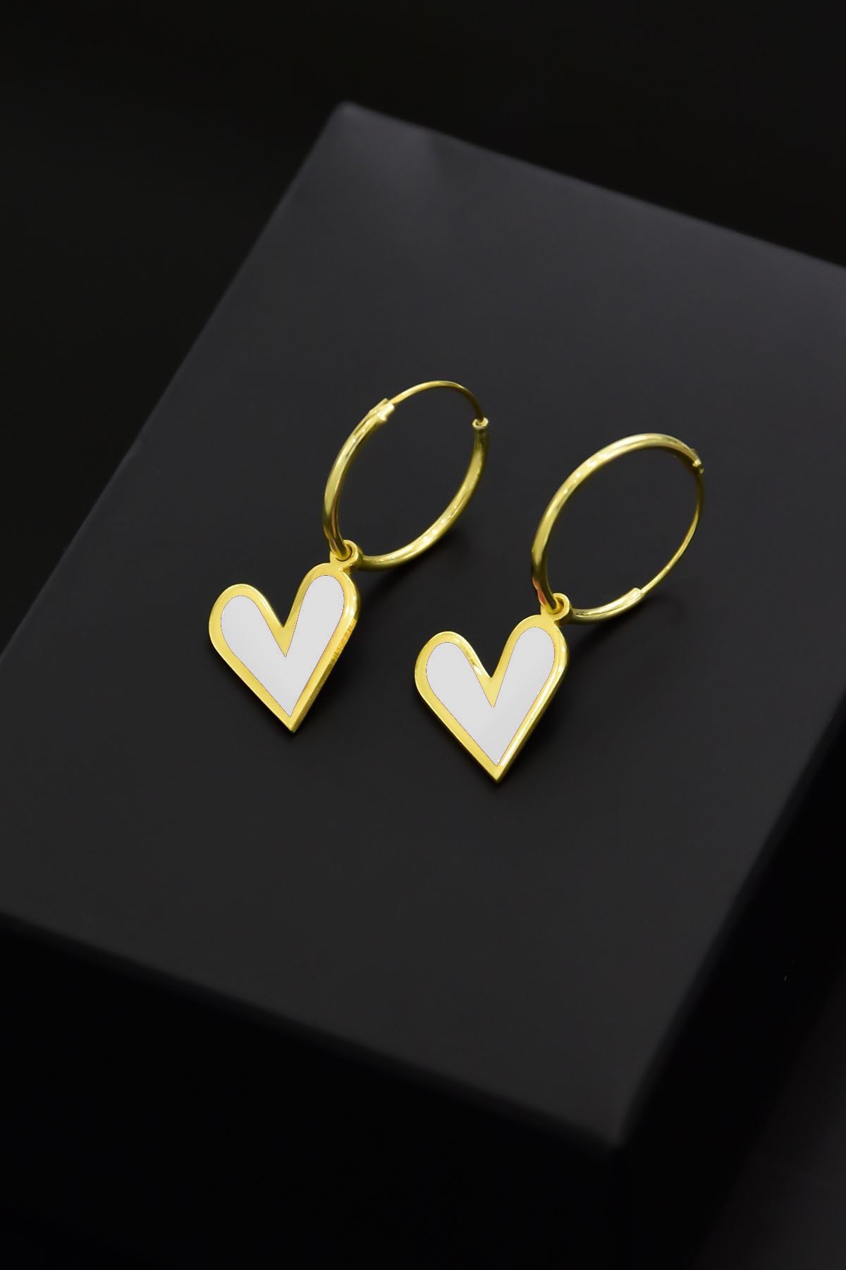 925 Ayar Gümüş Altın Kaplama Beyaz Mineli Kalp Halka Küpe