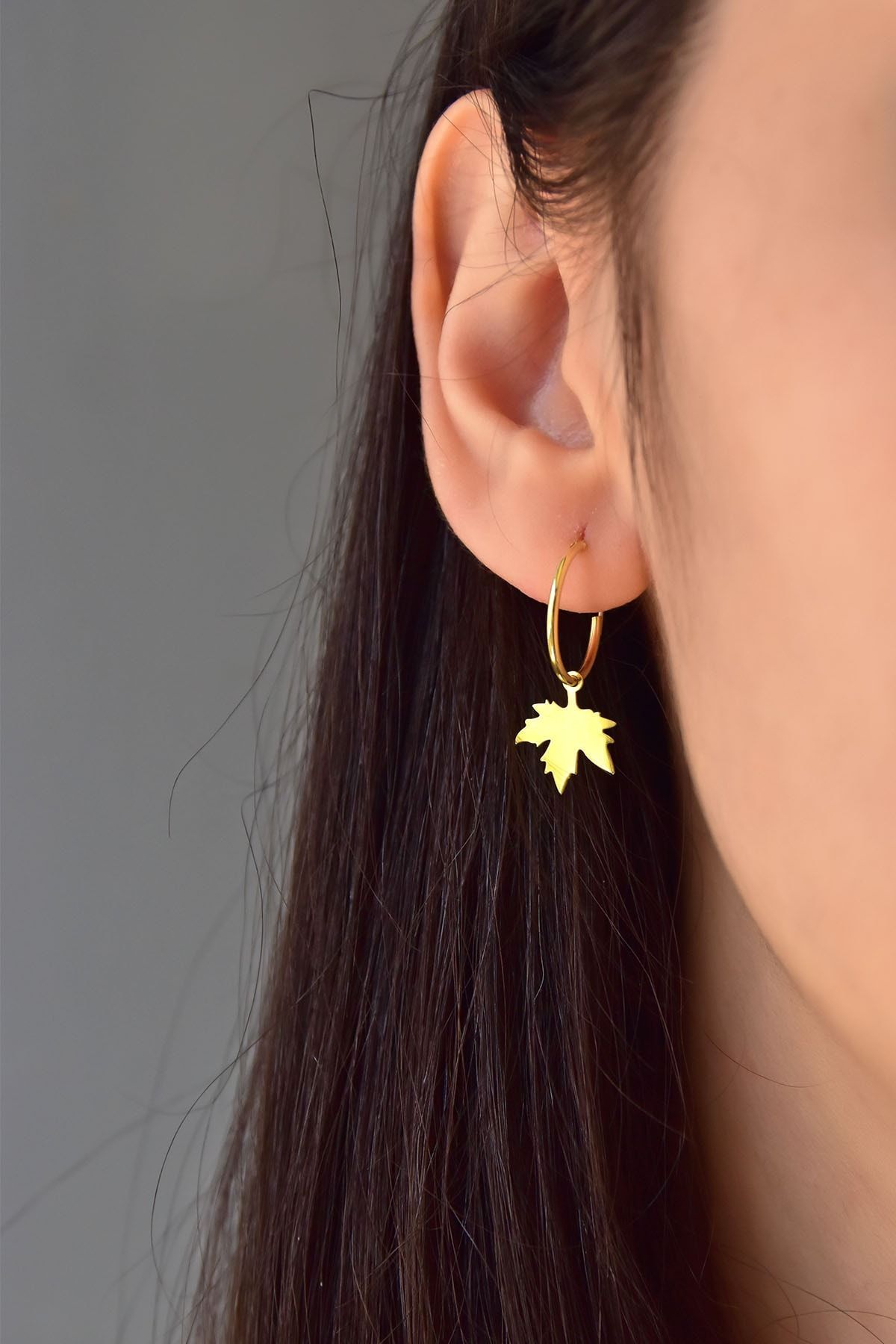 925 Ayar Gümüş Altın Kaplama Çınar Yaprağı Figürlü Halka Küpe