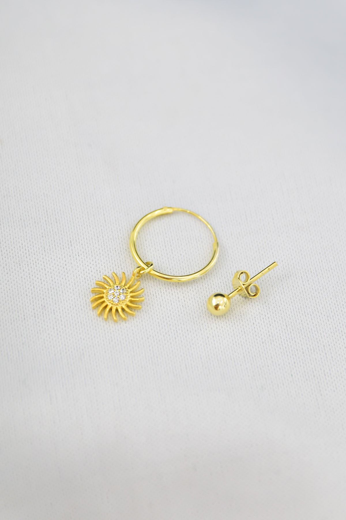 925 Ayar Gümüş Altın Kaplama Güneş Halka Ve Top Küpe