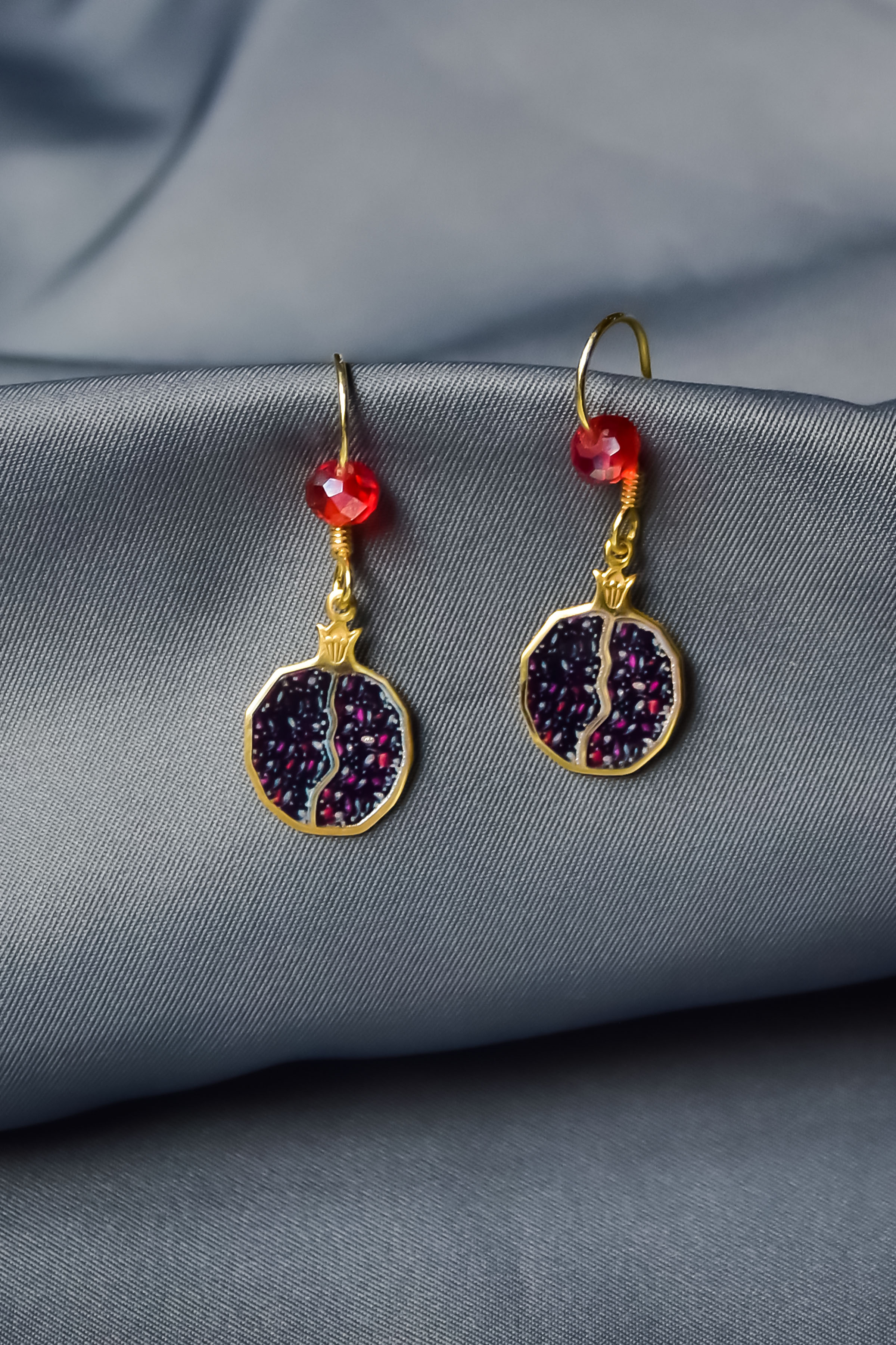 925 Ayar Gümüş Altın Kaplama Kırmızı Boncuklu Bereket Tılsımı Nar Tanesi Küpe