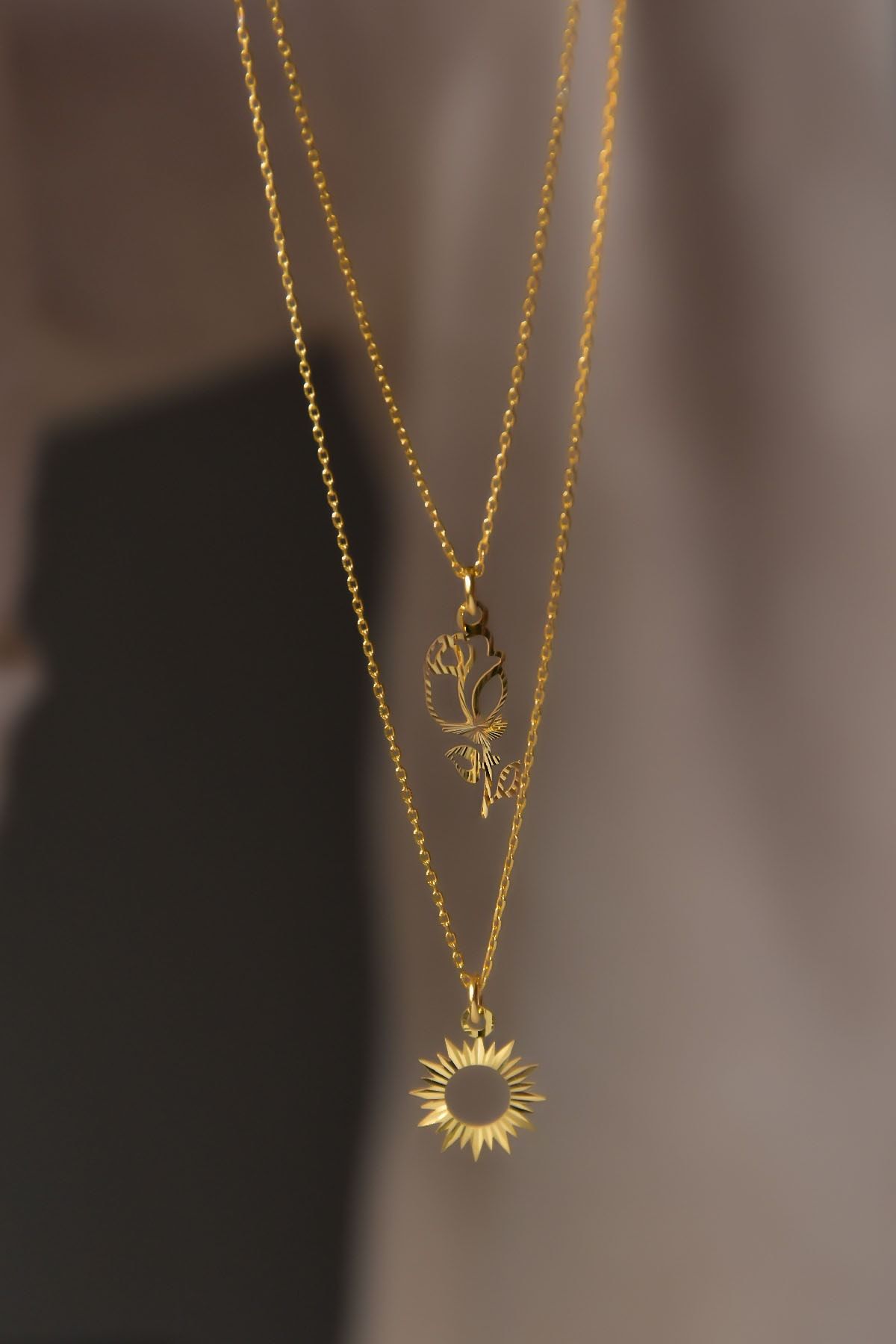 925 Ayar Gümüş Altın Kaplama Kristal Kesim Gül Ve Güneş Asansörlü Kolye