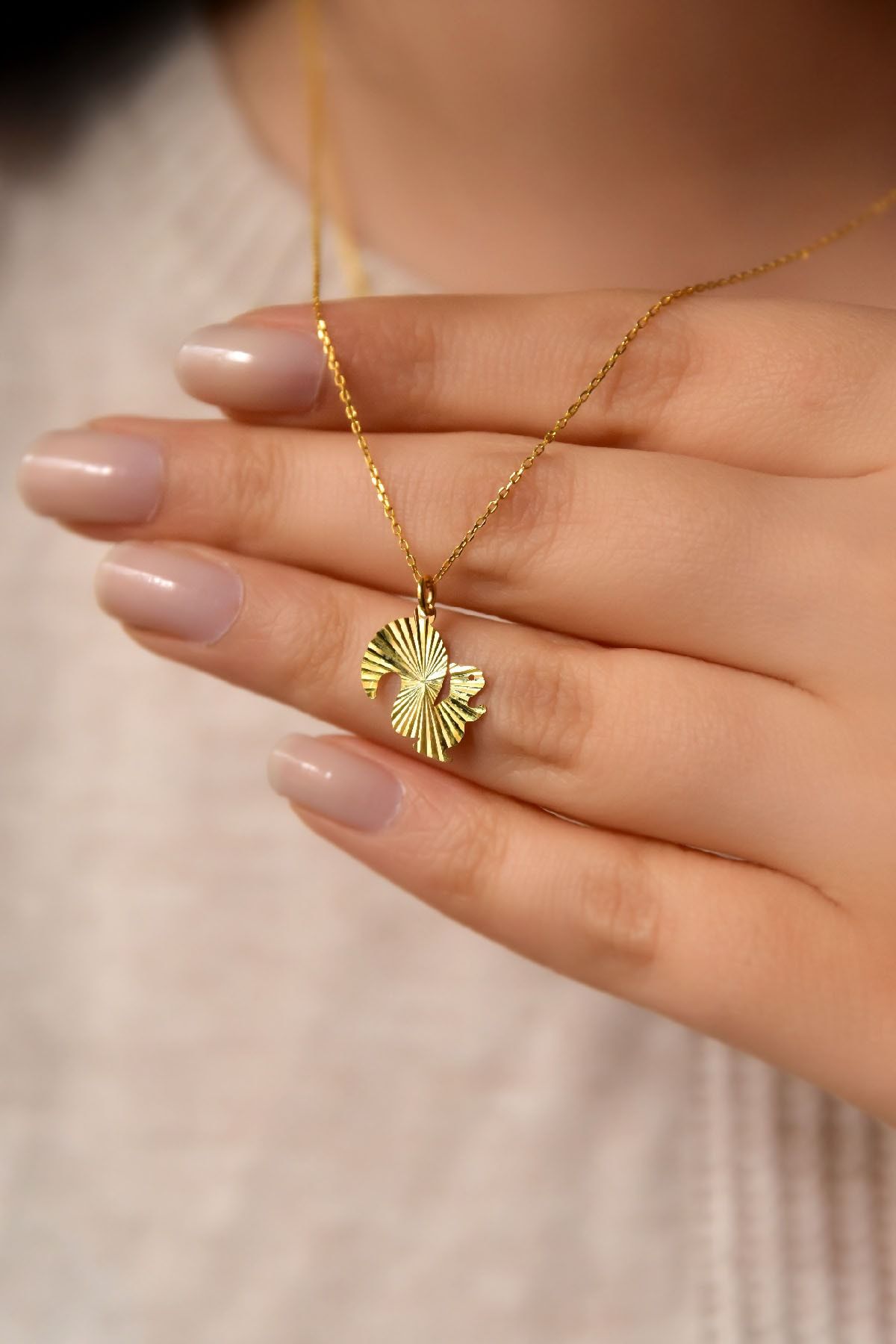 925 Ayar Gümüş Altın Kaplama Kristal Kesim Sincap Kadın Kolye