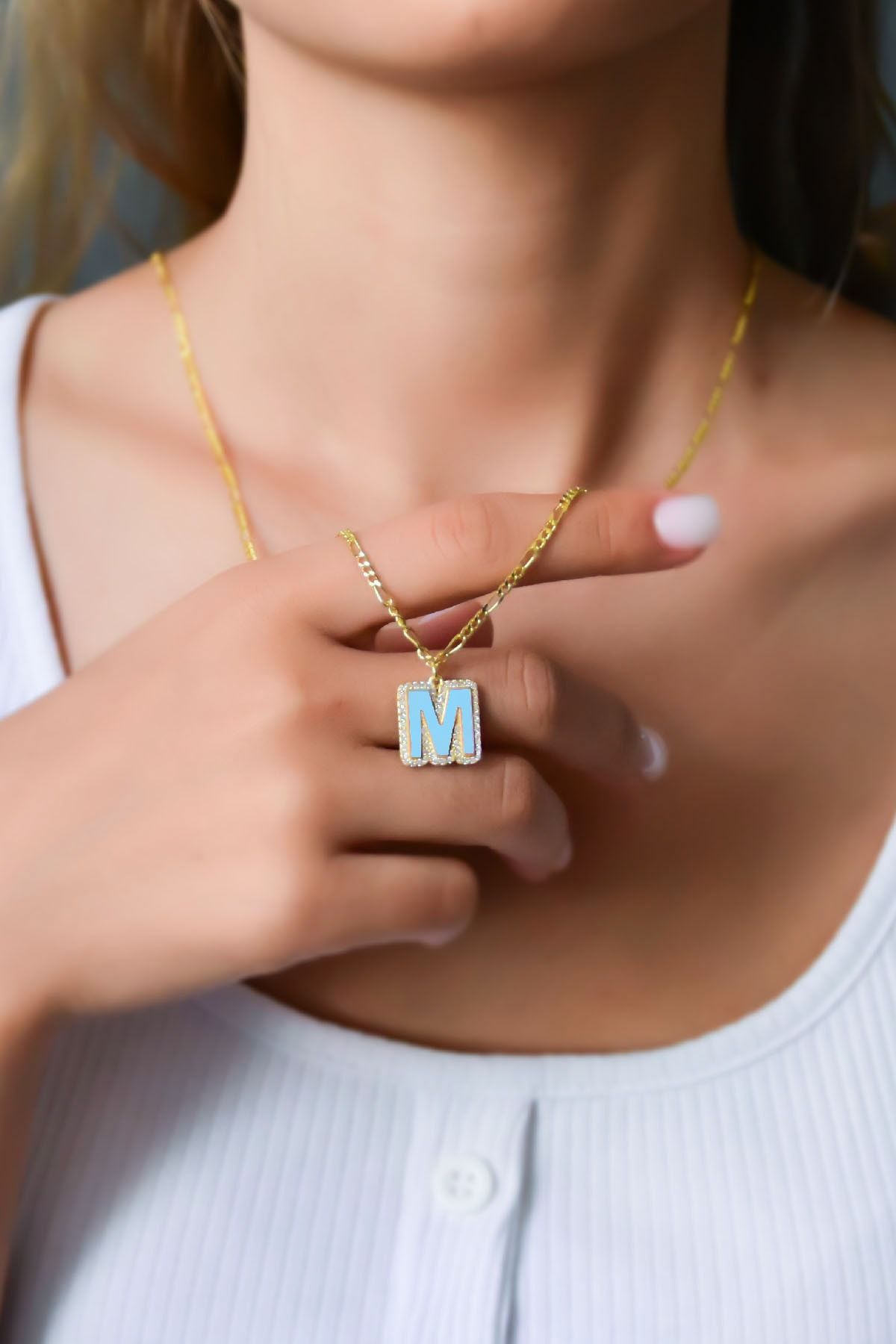925 Ayar Gümüş Altın Kaplama Mavi Mineli M Harf Figaro Zincir Kadın Kolye