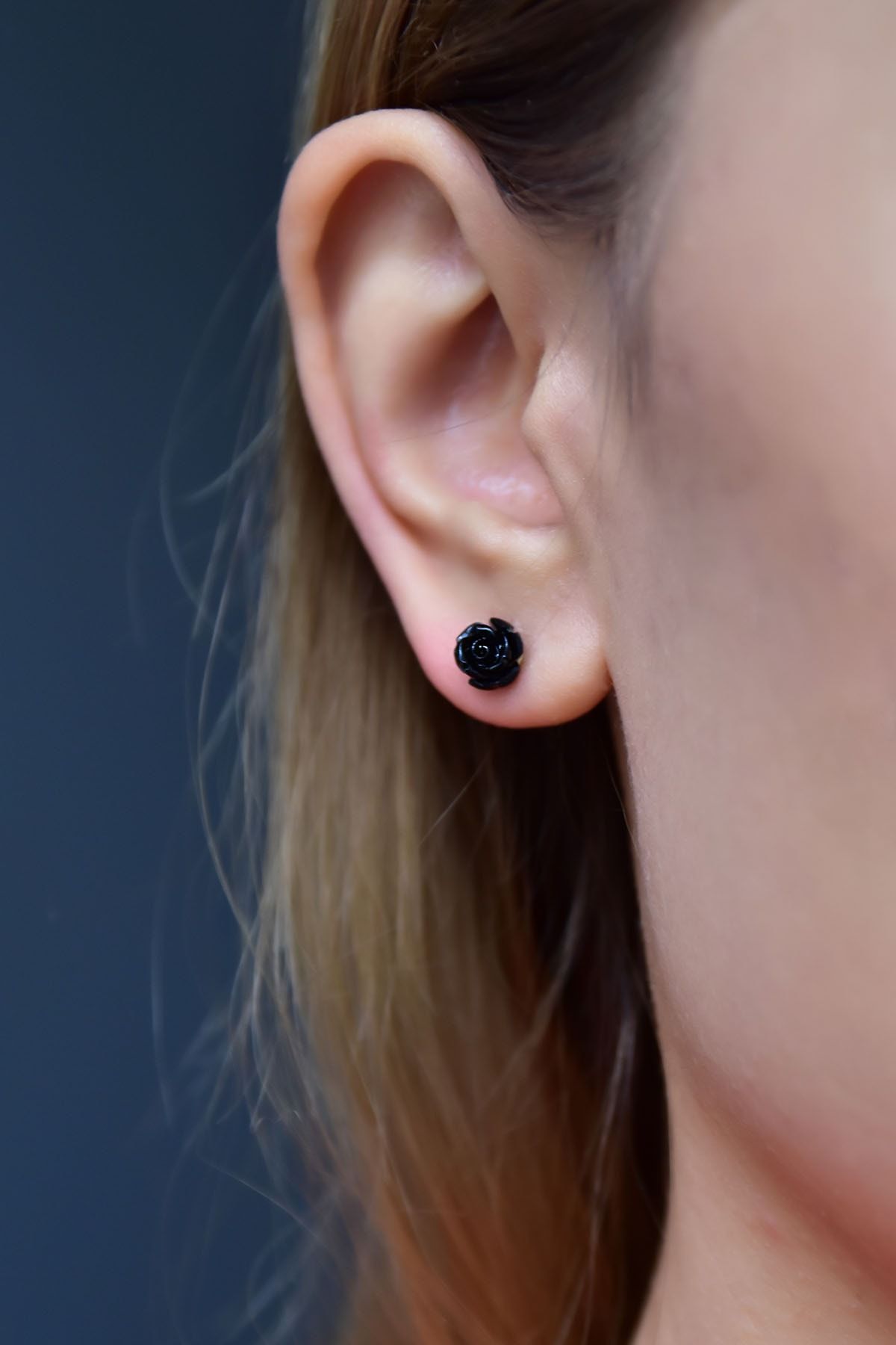 925 Ayar Gümüş Altın Kaplama Mercan Siyah Gül Küpe