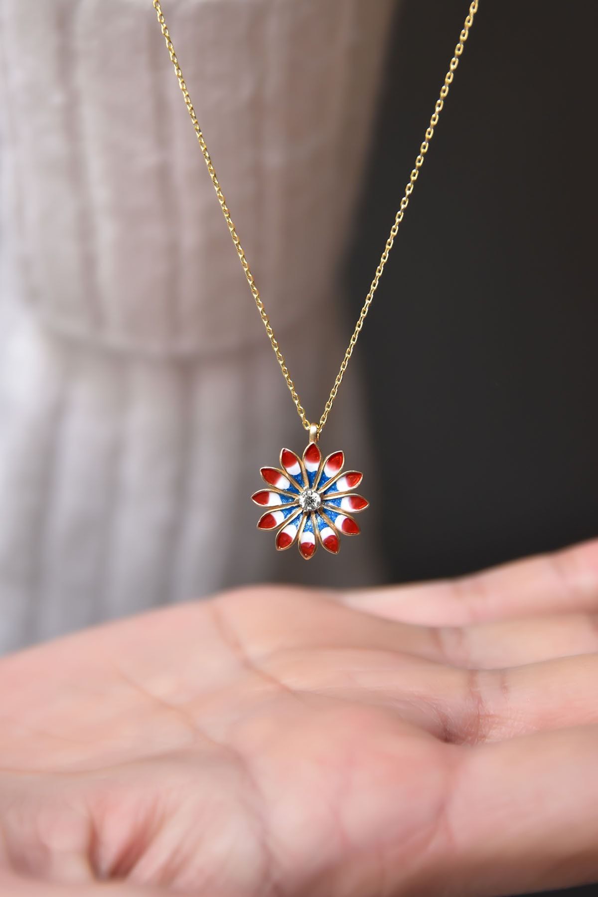 925 Ayar Gümüş Altın Kaplama Mineli Tektaş Papatya Kolye