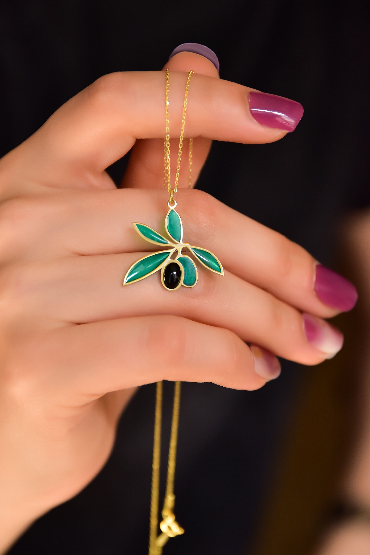 925 Ayar Gümüş Altın Kaplama Oniks Taşlı Zeytin Dalı Kolye