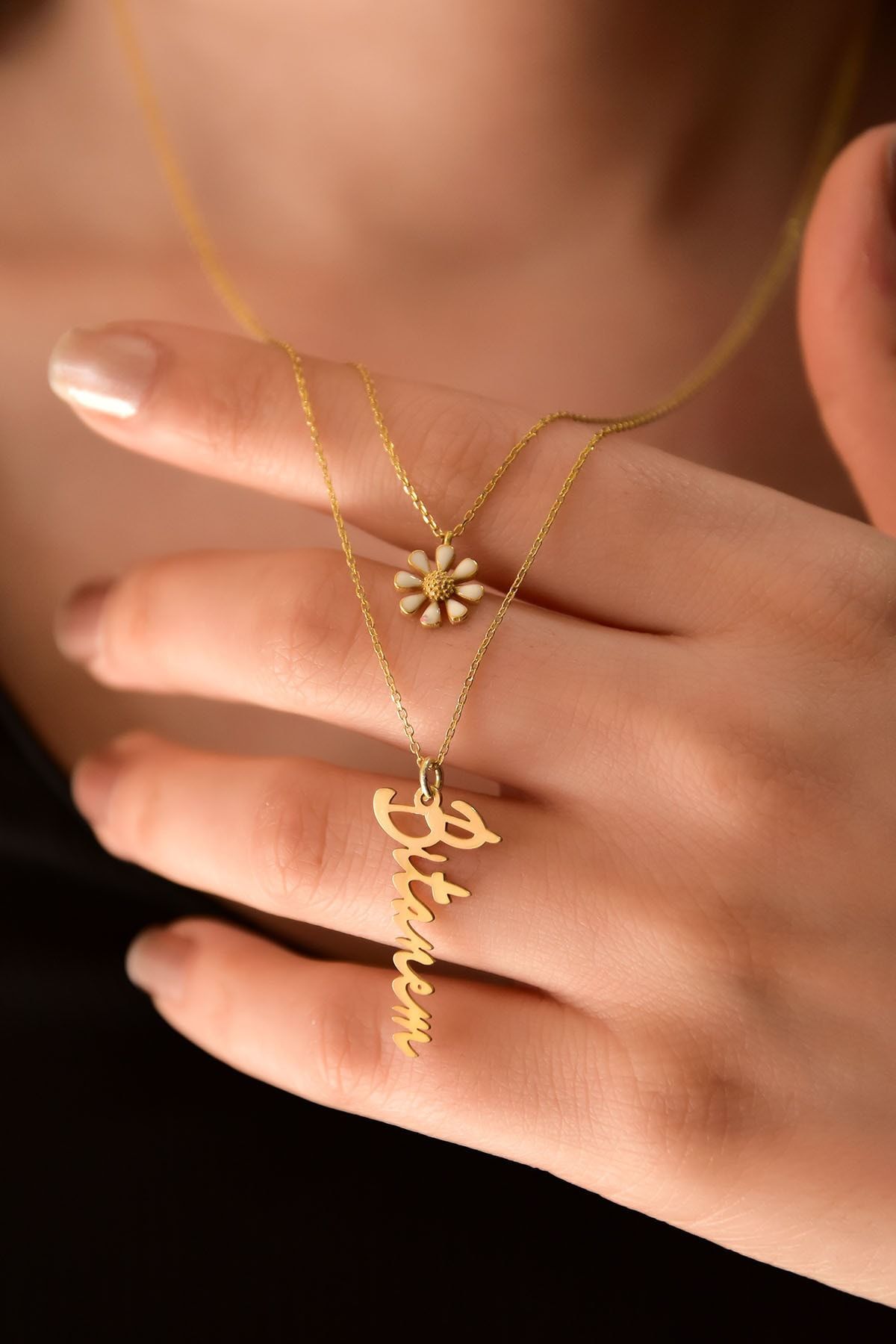 925 Ayar Gümüş Altın Kaplama Papatya Ve Bitanem Yazılı Asansörlü Kolye