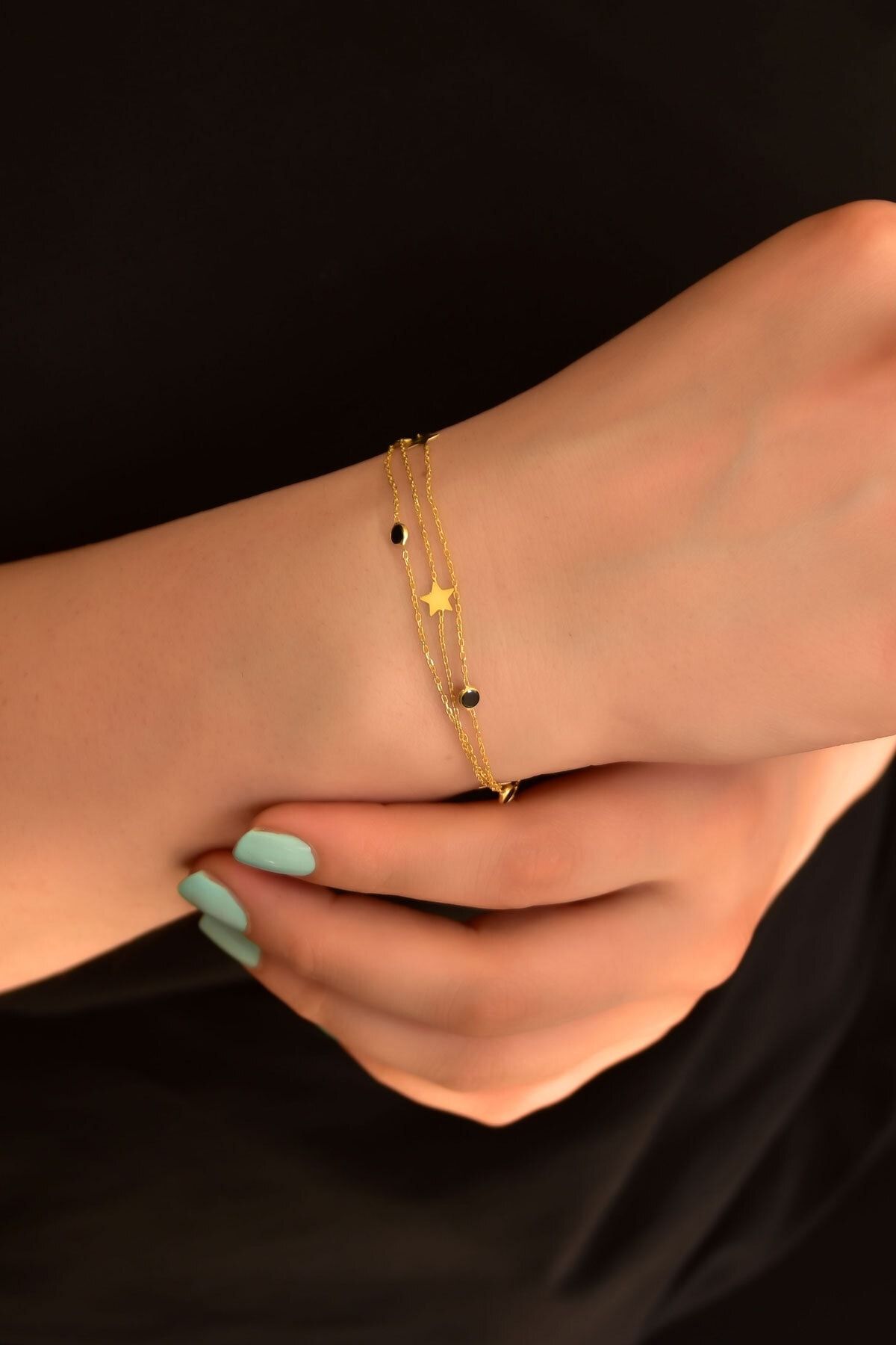 925 Ayar Gümüş Altın Kaplama Siyah Taşlı Yıldız Zincir Bileklik