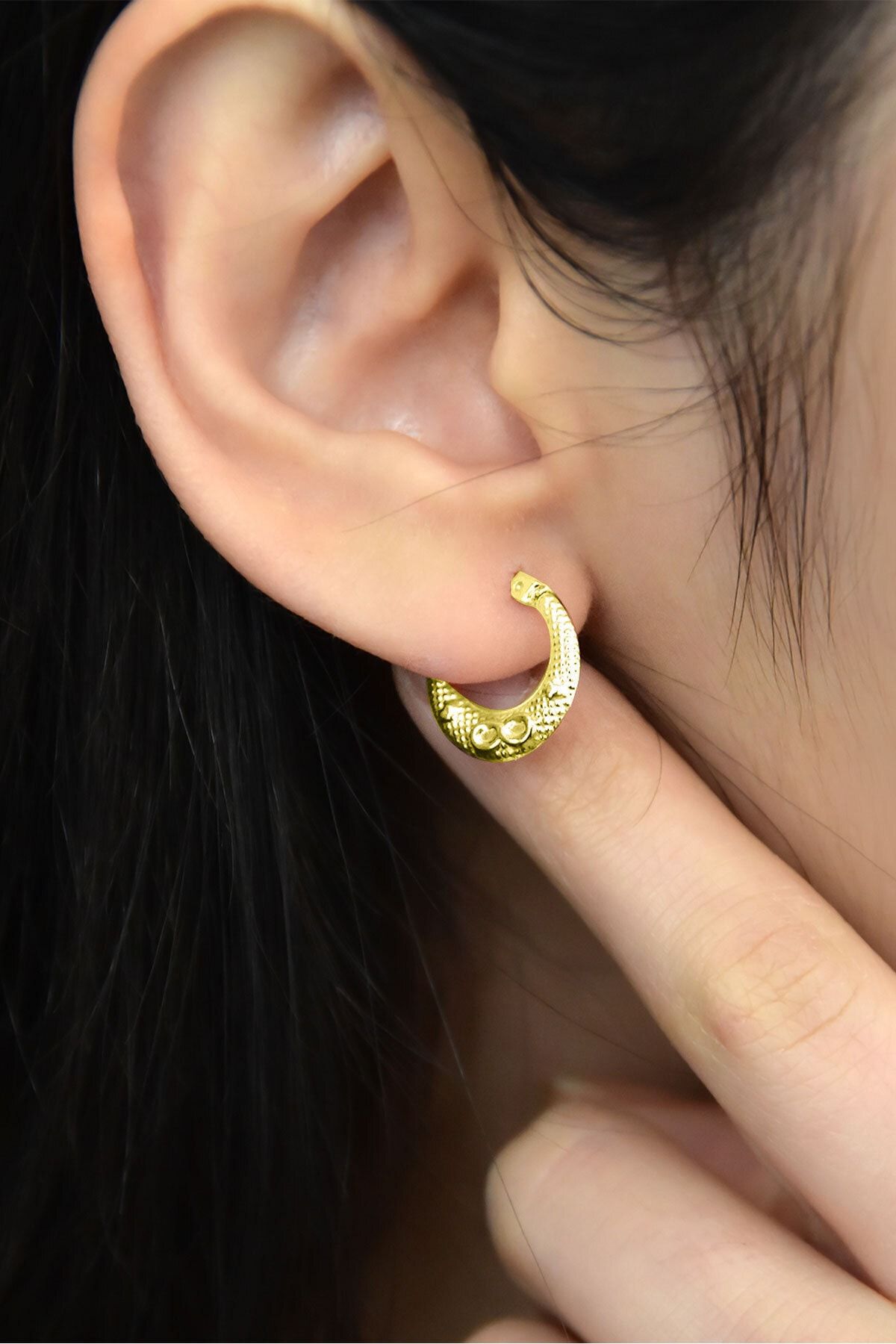 925 Ayar Gümüş Altın Kaplama Sonsuzluk Desenli Halka Kadın Küpe