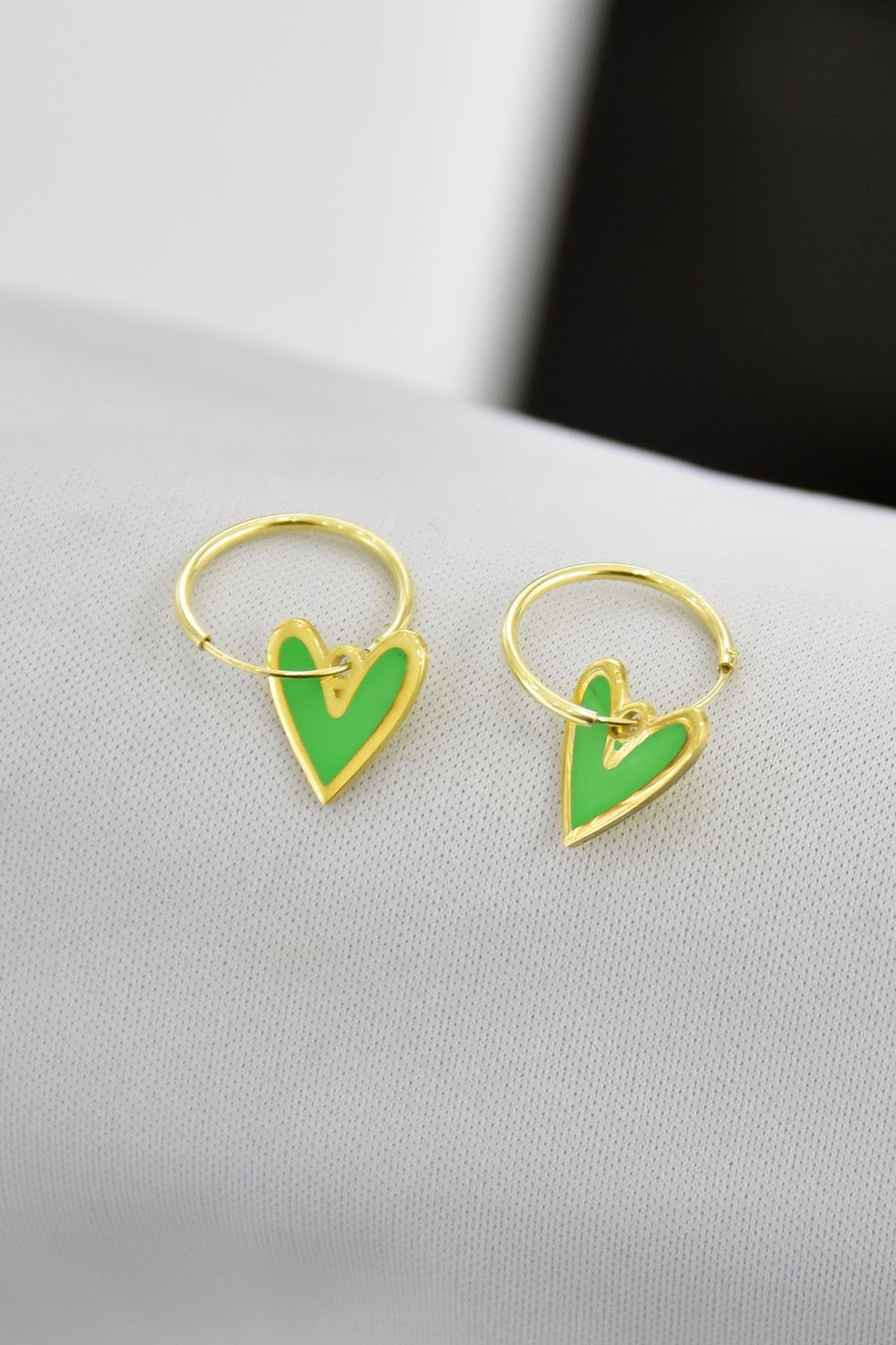 925 Ayar Gümüş Altın Kaplama Yeşil Mineli Kalp Halka Küpe