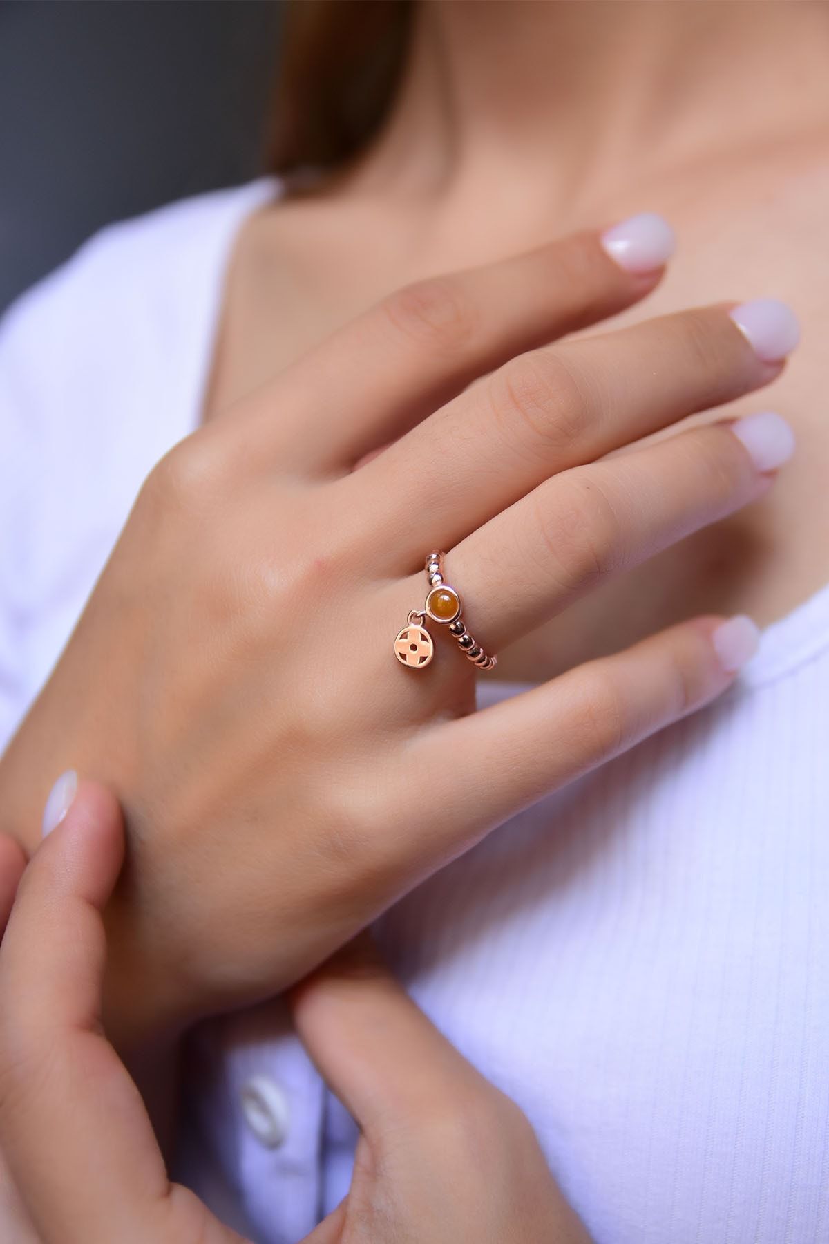 925 Ayar Gümüş Bal Rengi Ay Taşlı Çember Çiçek Motifli Ayarlanabilir Kadın Yüzük