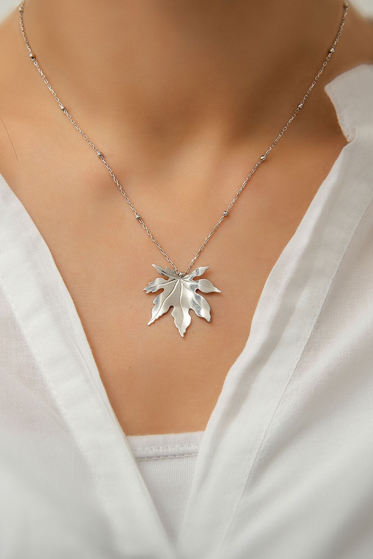925 Ayar Gümüş Çınar Yaprağı Kolye