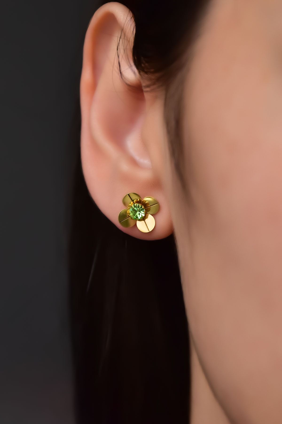 925 Ayar Gümüş Gold Kaplama Ağustos Ayı Doğum Taşlı Frezya Çiçeği Küpe