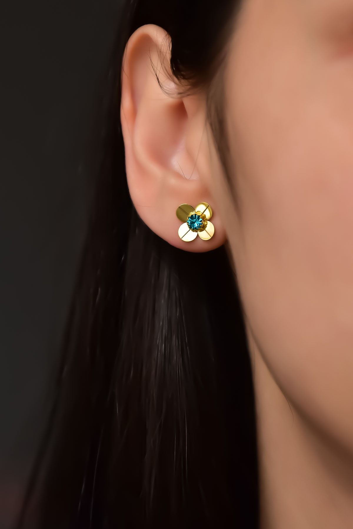 925 Ayar Gümüş Gold Kaplama Aralık Ayı Doğum Taşlı Frezya Çiçeği Küpe