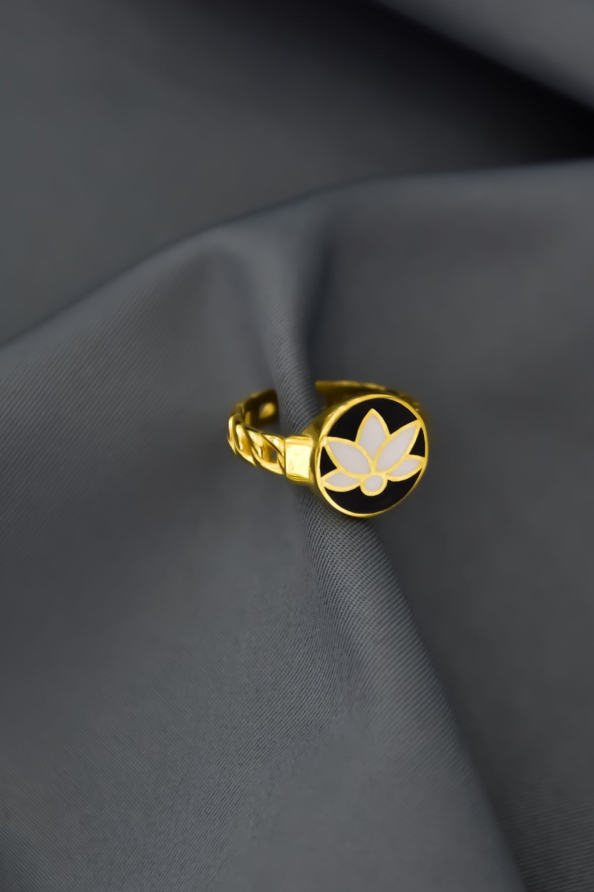 925 Ayar Gümüş Gold Kaplama Ayarlanabilir Mineli Lotus Çiçeği Yüzük