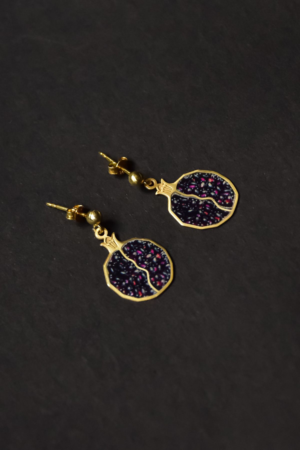 925 Ayar Gümüş Gold Kaplama Bereket Tılsımı Nar Tanesi Çivili Küpe