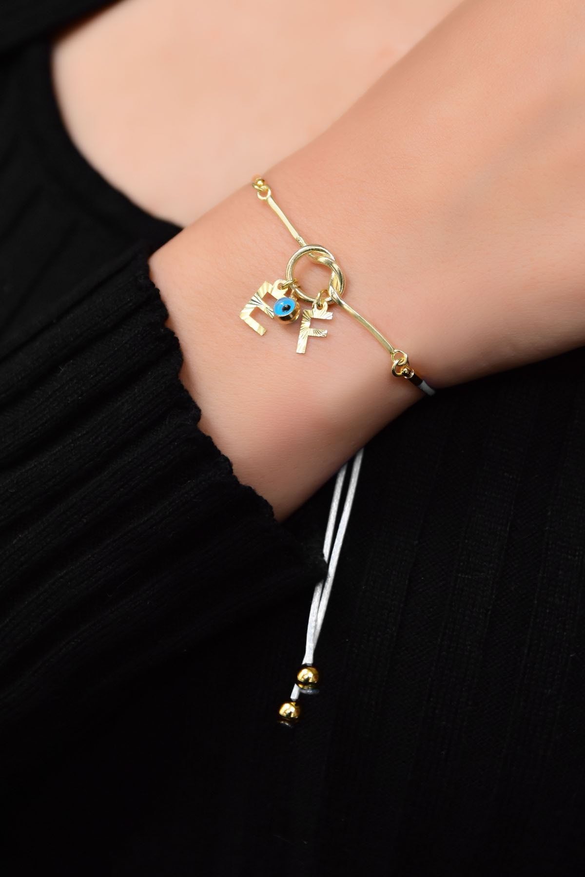 925 Ayar Gümüş Gold Kaplama Beyaz Ipli Kesim E-f Harfli Cam Göz Düğüm Kadın Bileklik