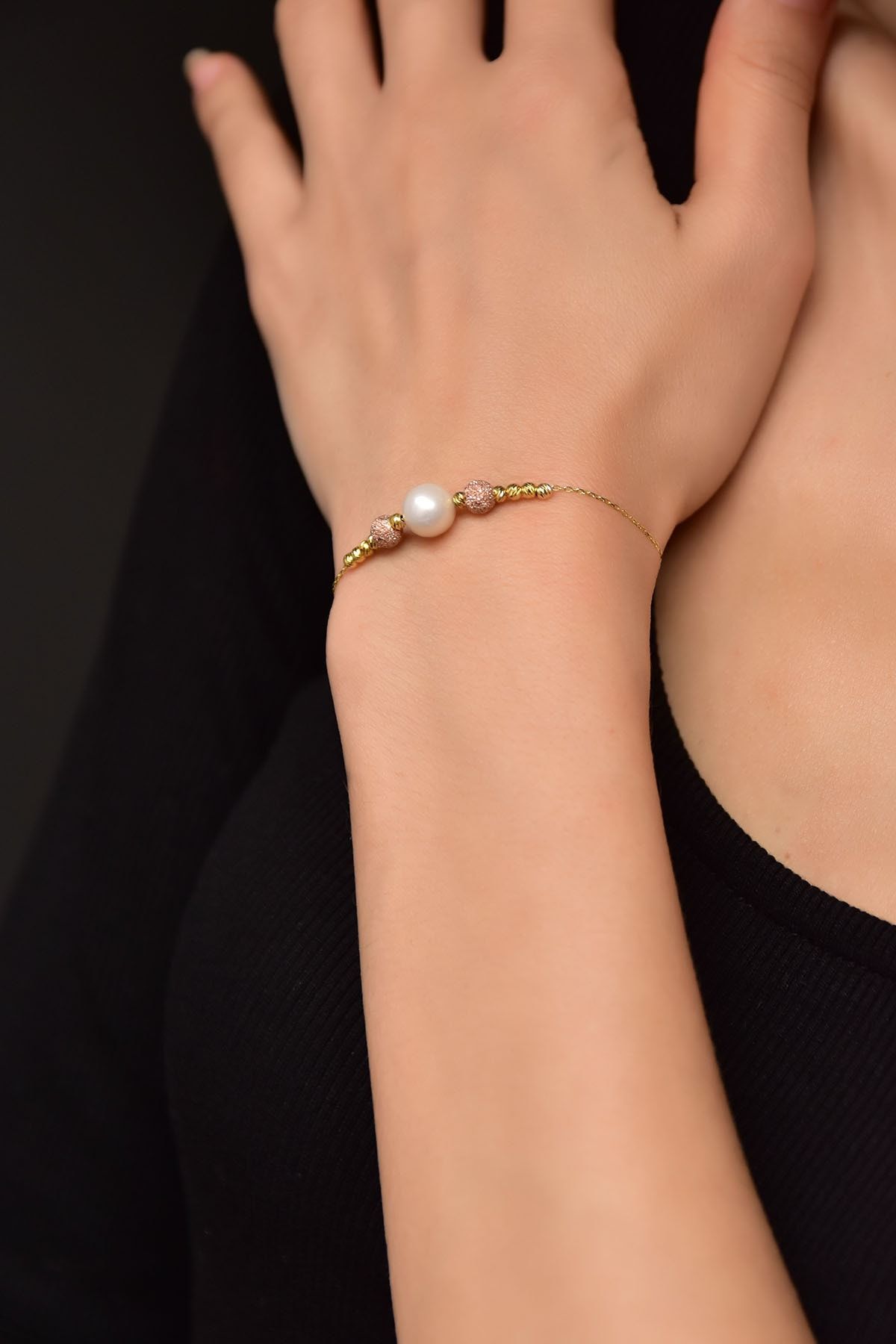 925 Ayar Gümüş Gold Kaplama Dorika Toplu Simli Inci Taşlı Bileklik