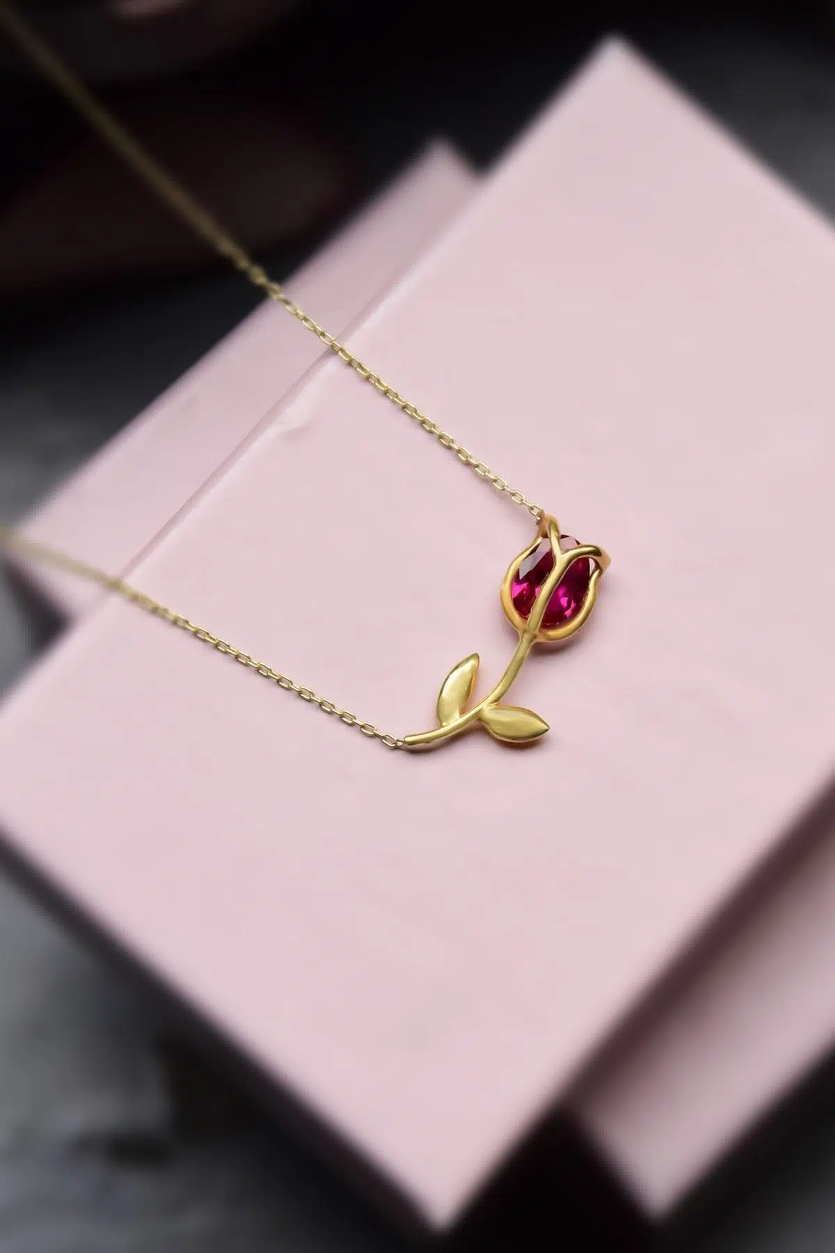925 Ayar Gümüş Gold Kaplama Fuşya Taşlı Lale Kolye