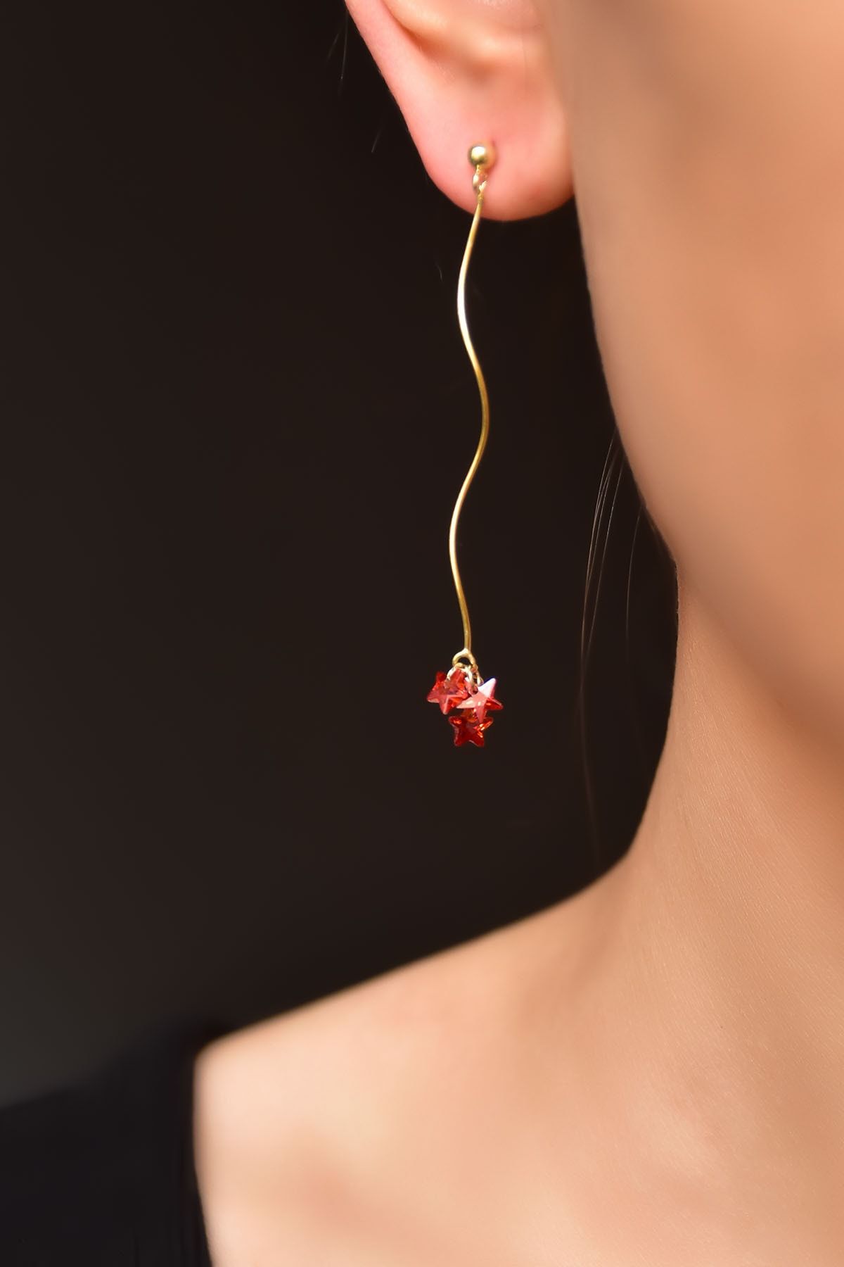 925 Ayar Gümüş Gold Kaplama Garnet Yıldız Zirkon Taşlı Dalgalı Zincir Sallantılı Küpe