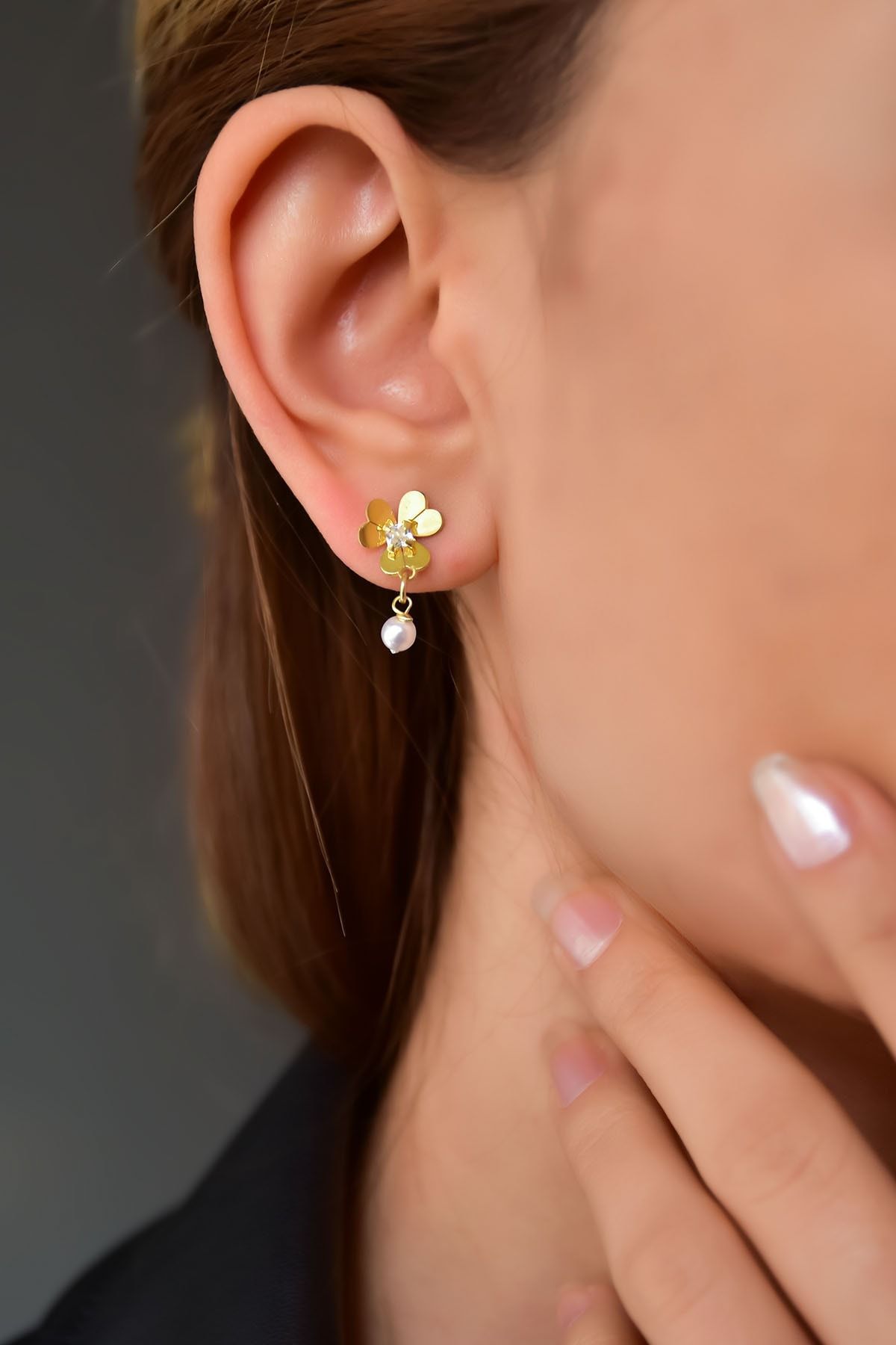 925 Ayar Gümüş Gold Kaplama Inci Sallantılı Zirkon Taşlı Frezya Çiçeği Küpe