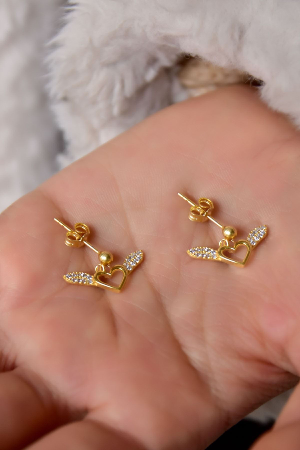 925 Ayar Gümüş Gold Kaplama Kalp Kanat Çivili Küpe