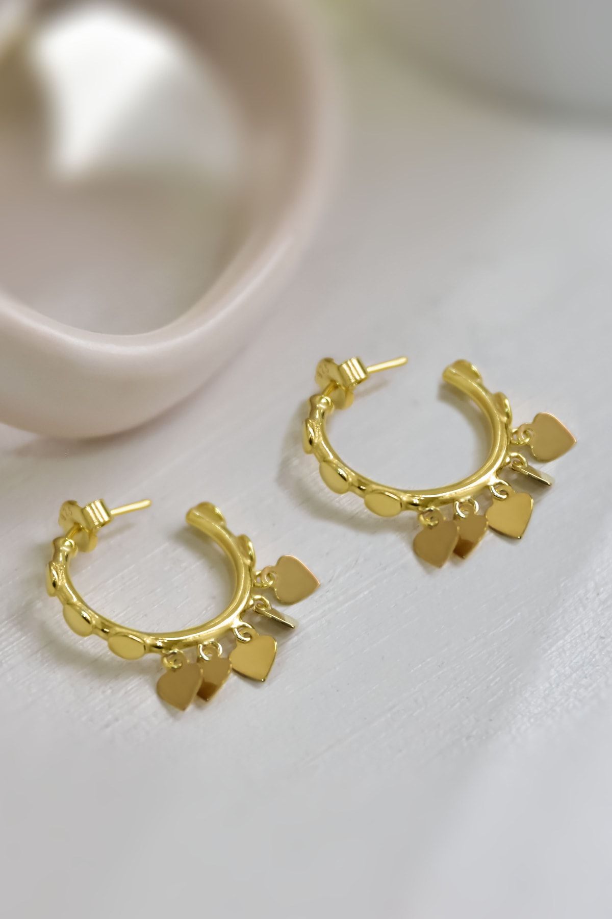 925 Ayar Gümüş Gold Kaplama Kalp Pullu Sallantılı Shakira Tasarım Halka Küpe