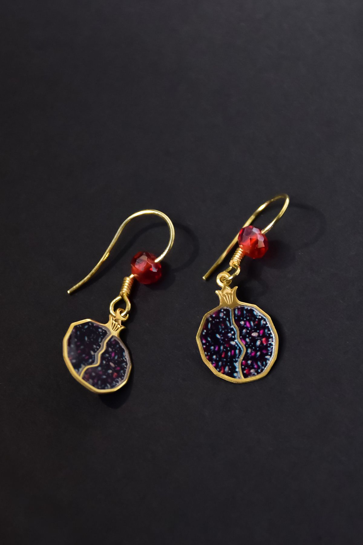 925 Ayar Gümüş Gold Kaplama Kırmızı Boncuklu Bereket Tılsımı Nar Tanesi Küpe