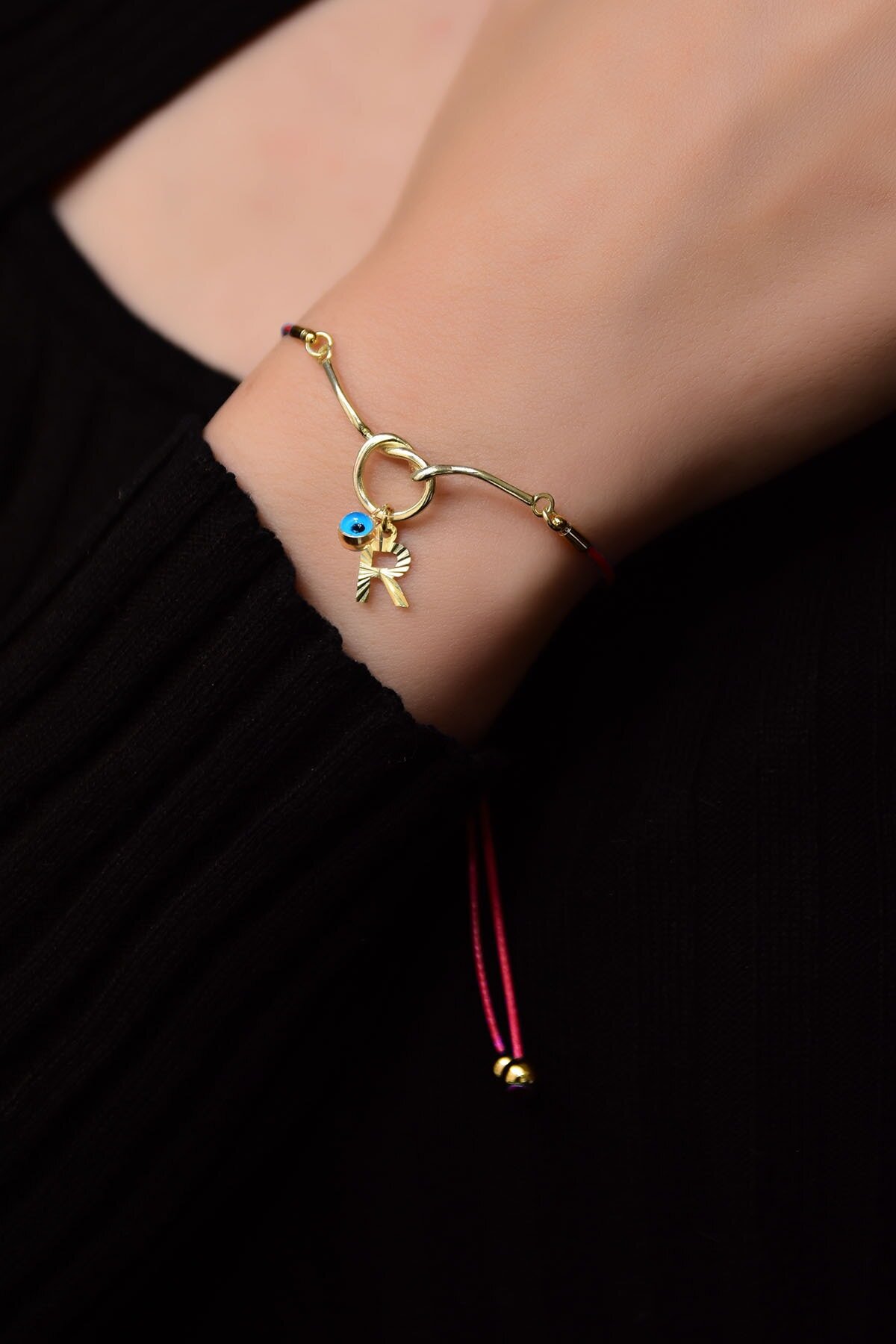 925 Ayar Gümüş Gold Kaplama Kırmızı Ipli Kristal Harfli Cam Göz Düğüm Kadın Bileklik