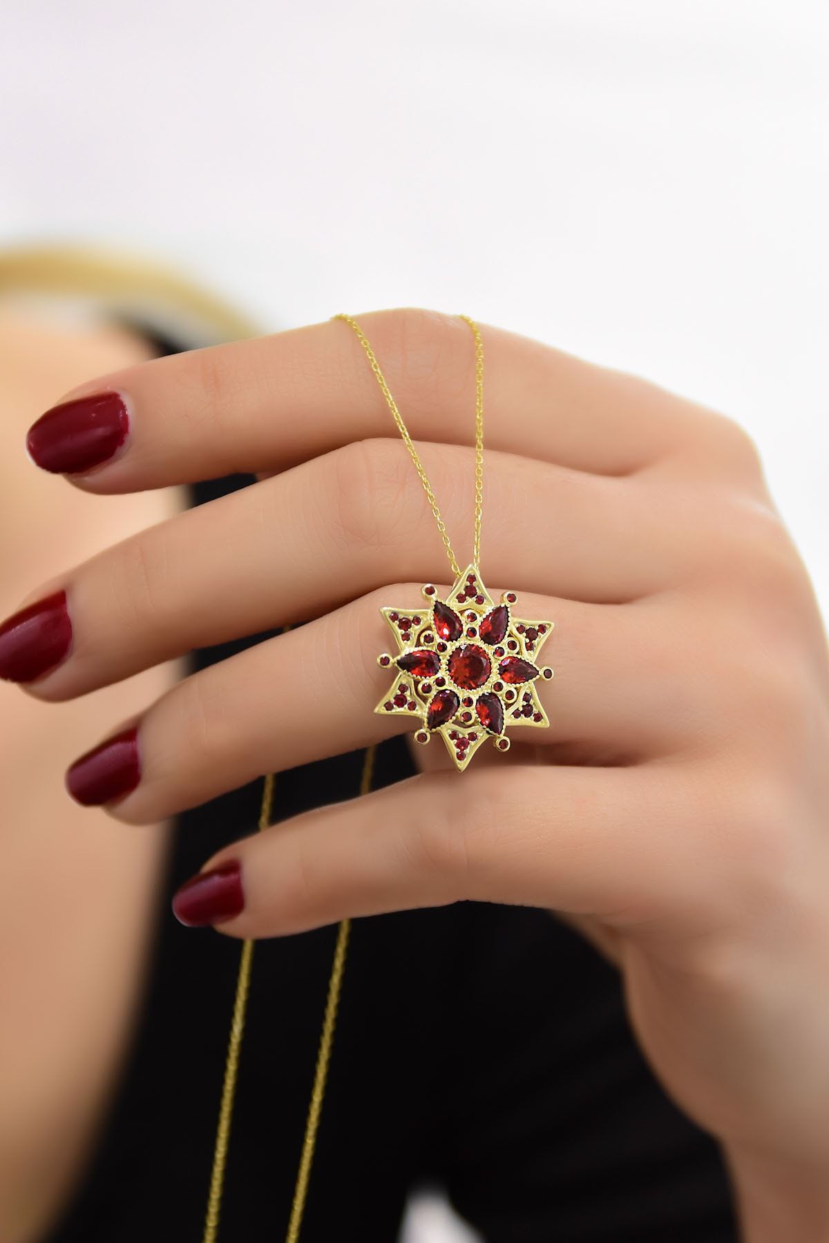 925 Ayar Gümüş Gold Kaplama Kırmızı Taşlı Kamelya Çiçeği Kolye