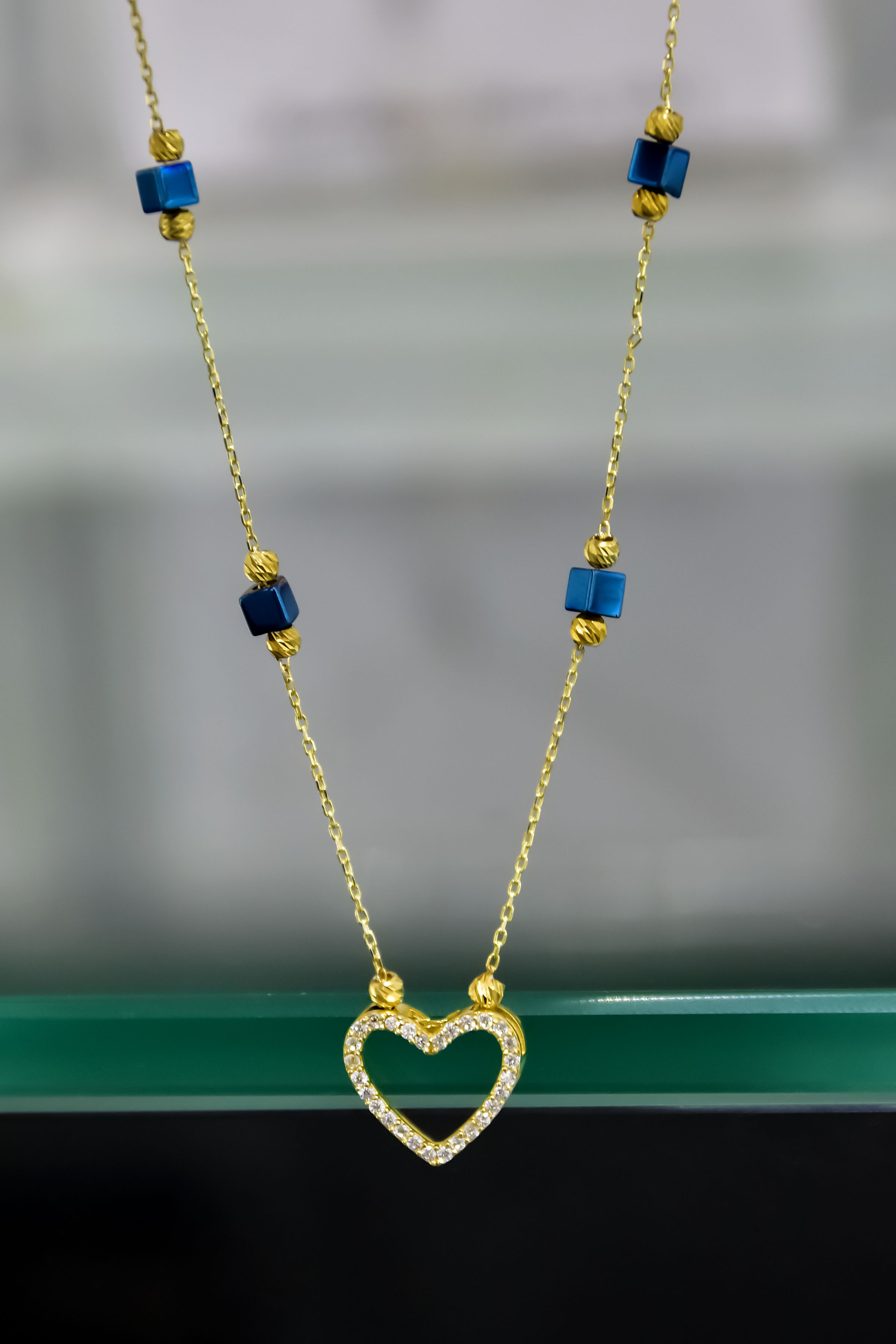 925 Ayar Gümüş Gold Kaplama Küp Lacivert Boncuklu Montür Dorika Toplu Kolye