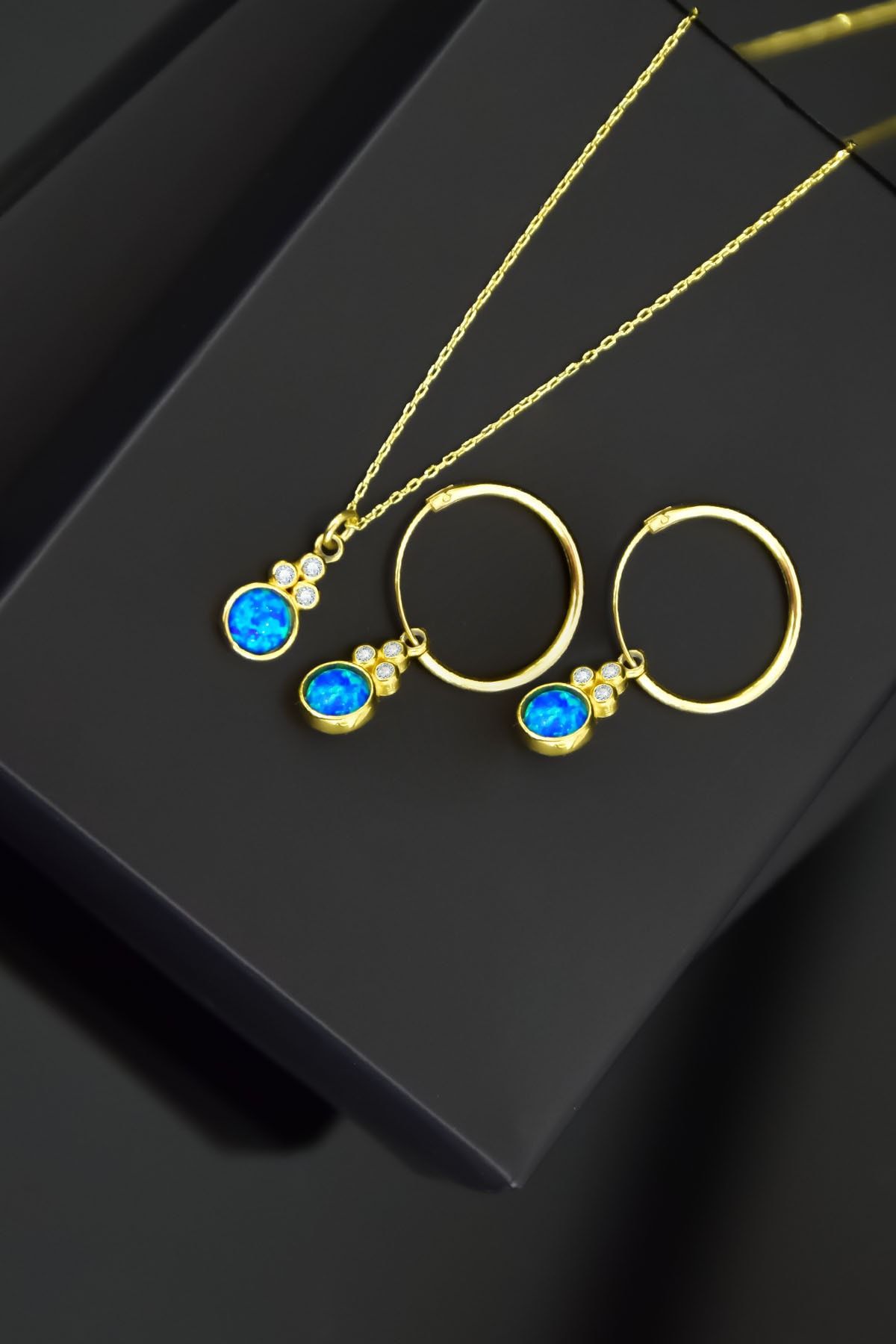 925 Ayar Gümüş Gold Kaplama Mavi Opal Yuvarlak Kolye Ve Çift Halka Küpe