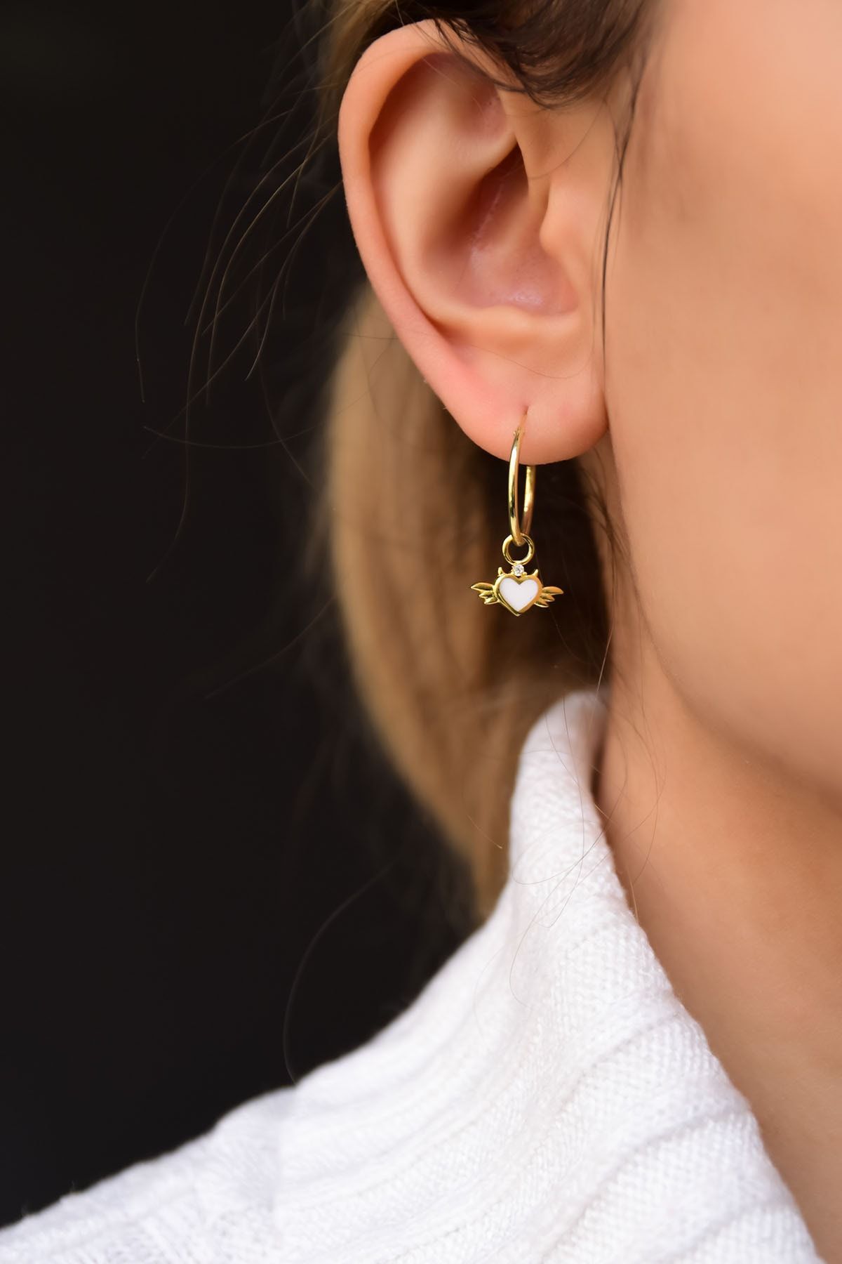 925 Ayar Gümüş Gold Kaplama Mineli Kalpli Kanat Halka Küpe