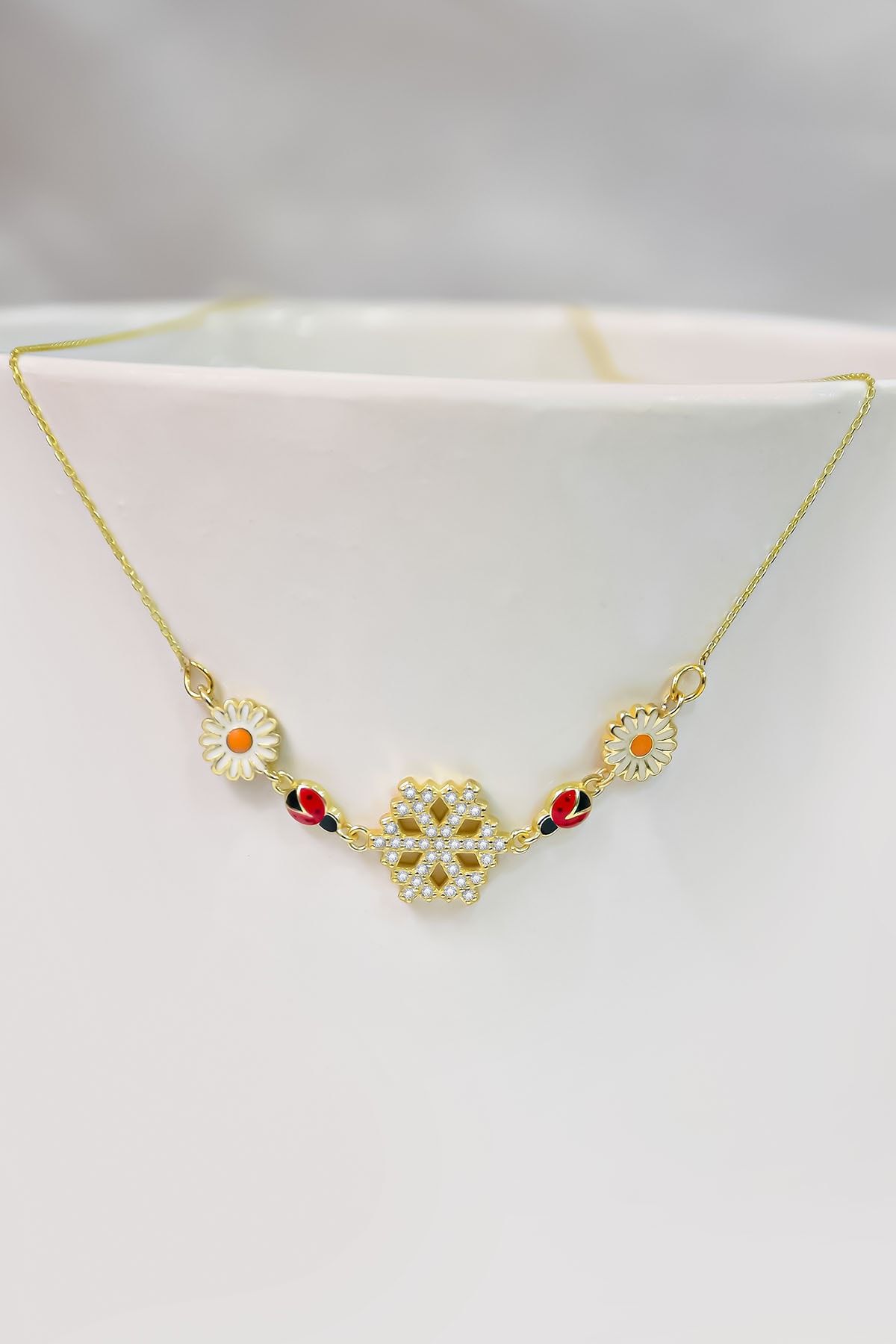 925 Ayar Gümüş Gold Kaplama Mineli Papatya Uğur Böceği Kar Tanesi Kolye