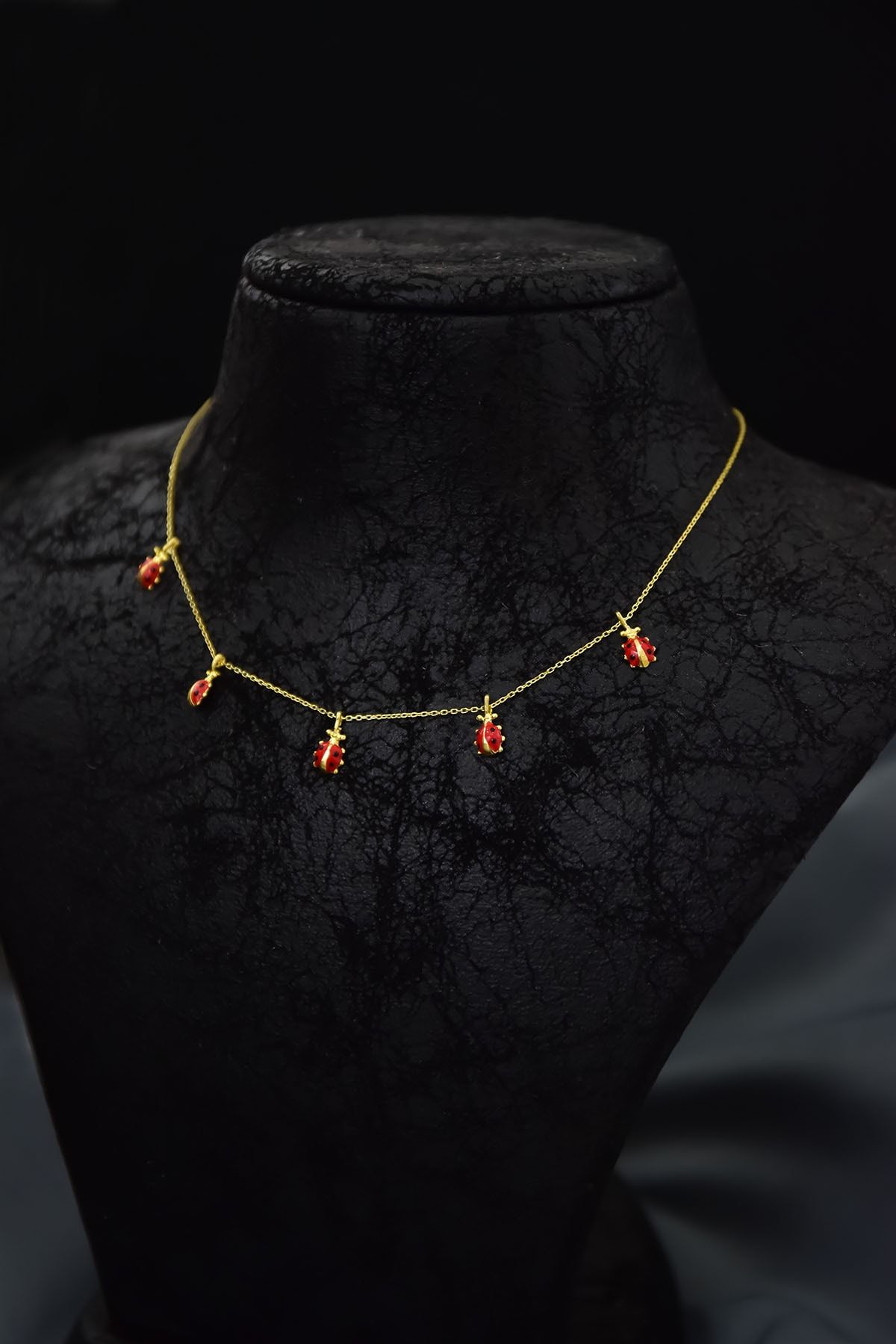 925 Ayar Gümüş Gold Kaplama Mineli Sıralı Uğur Böceği Kolye