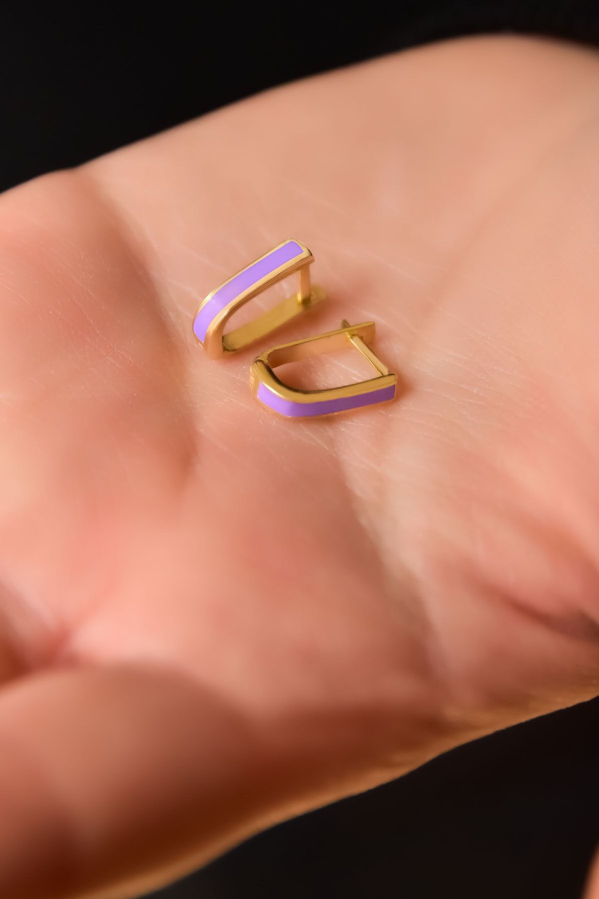 925 Ayar Gümüş Gold Kaplama Mor Mineli Dikdörtgen Halka Küpe