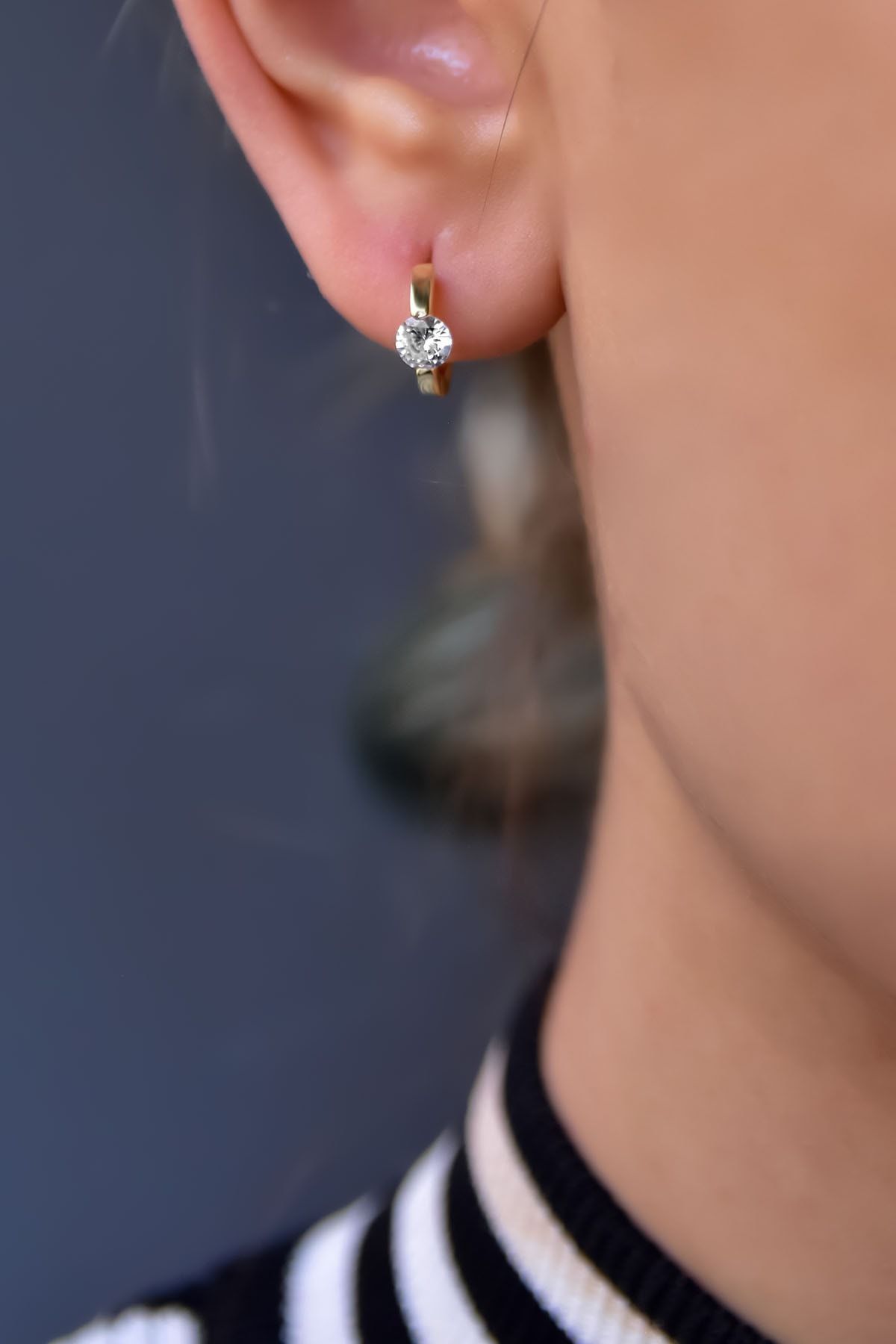 925 Ayar Gümüş Gold Kaplama Oval Kesim Tek Taşlı Halka Küpe