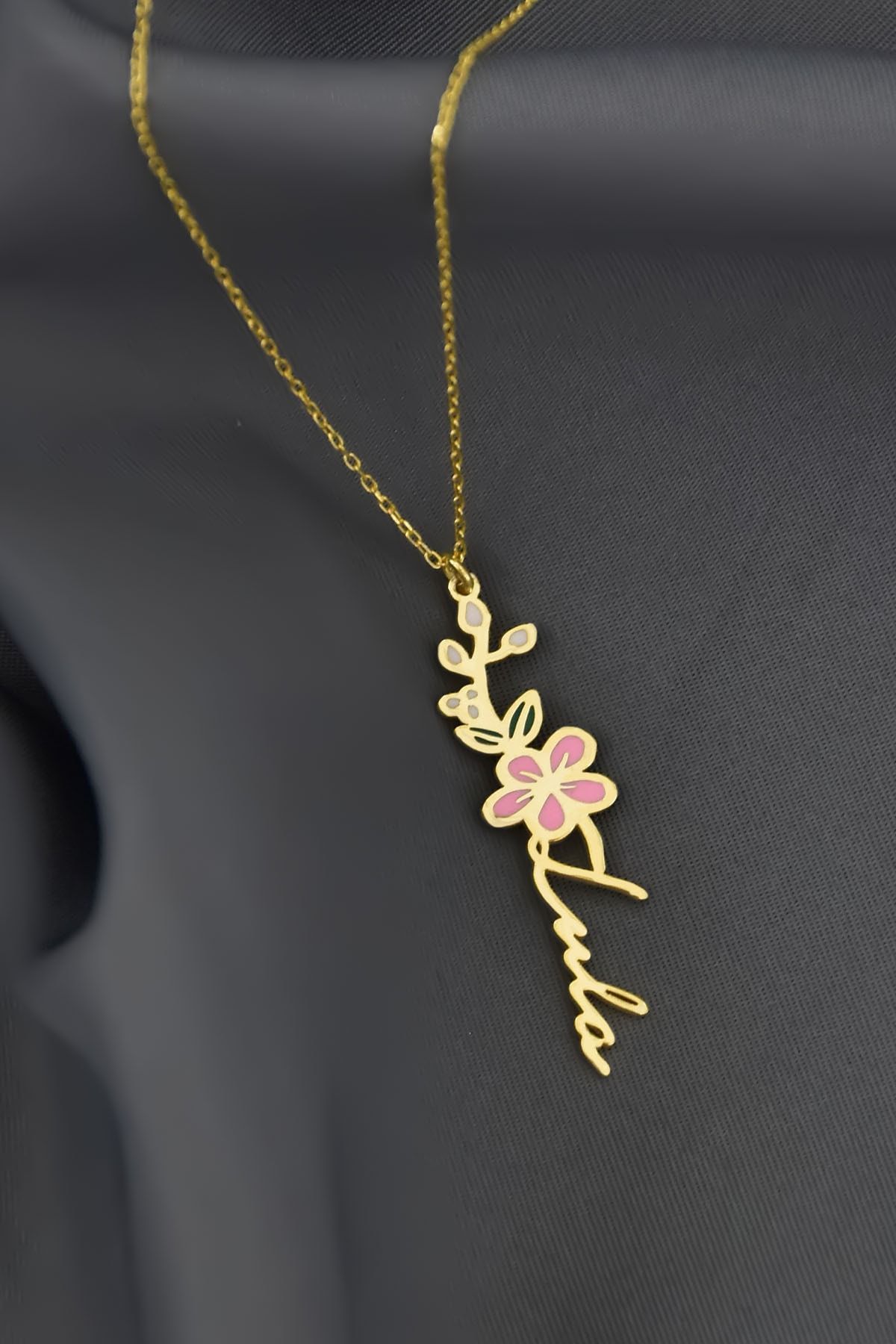 925 Ayar Gümüş Gold Kaplama Özel Tasarım Mineli. Doğum Mayıs Ayı kolye,mayıs ayı çiçeği kolye. Isim Kolye