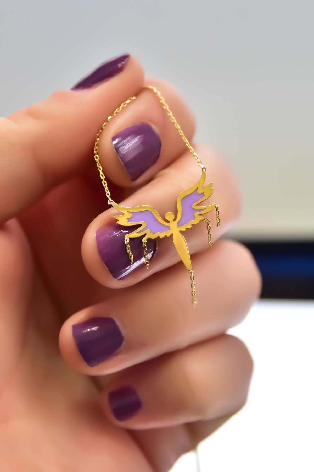 925 Ayar Gümüş Gold Kaplama Parlayan Rüya Serisi Tasarım Mineli Sallantılı Mikail Meleği Kolye