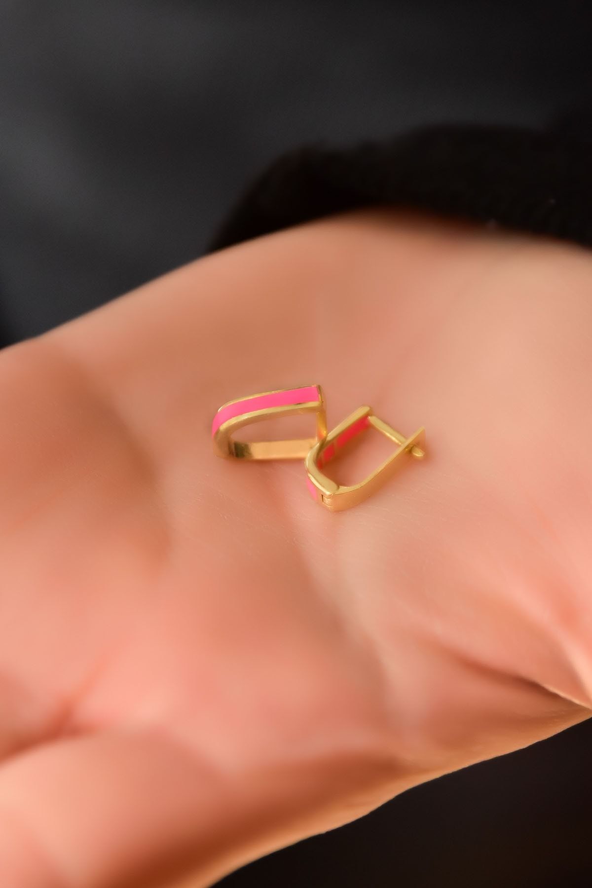 925 Ayar Gümüş Gold Kaplama Pembe Mineli Dikdörtgen Halka Küpe