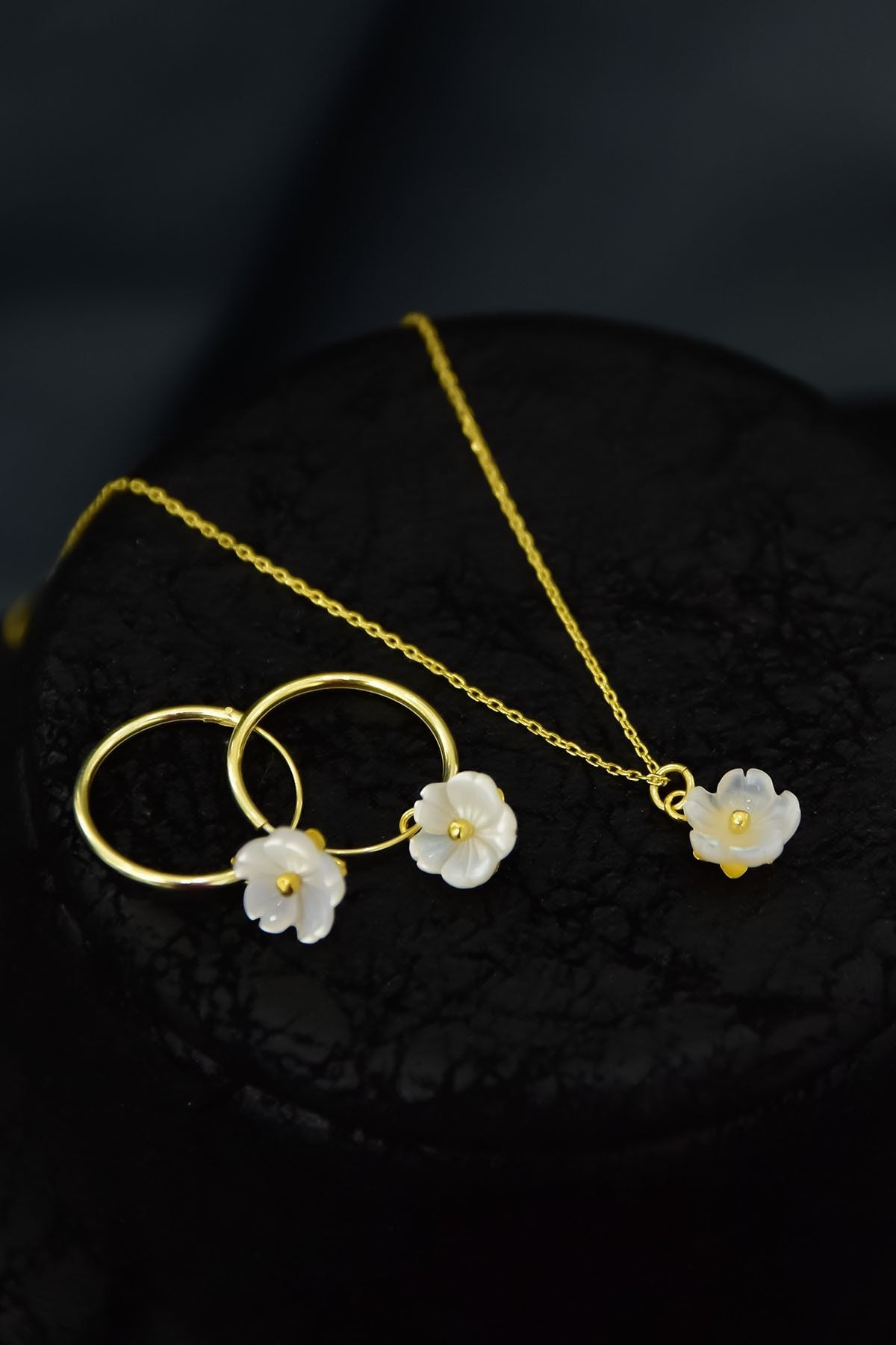 925 Ayar Gümüş Gold Kaplama Sedef Manolya Çiçeği Kolye Ve Halka Küpe Set