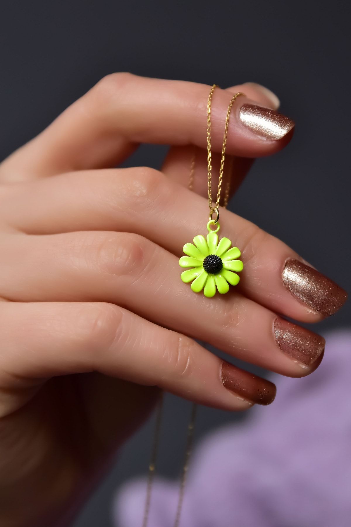 925 Ayar Gümüş Gold Kaplama Tasarım Fosforlu Papatya Kolye