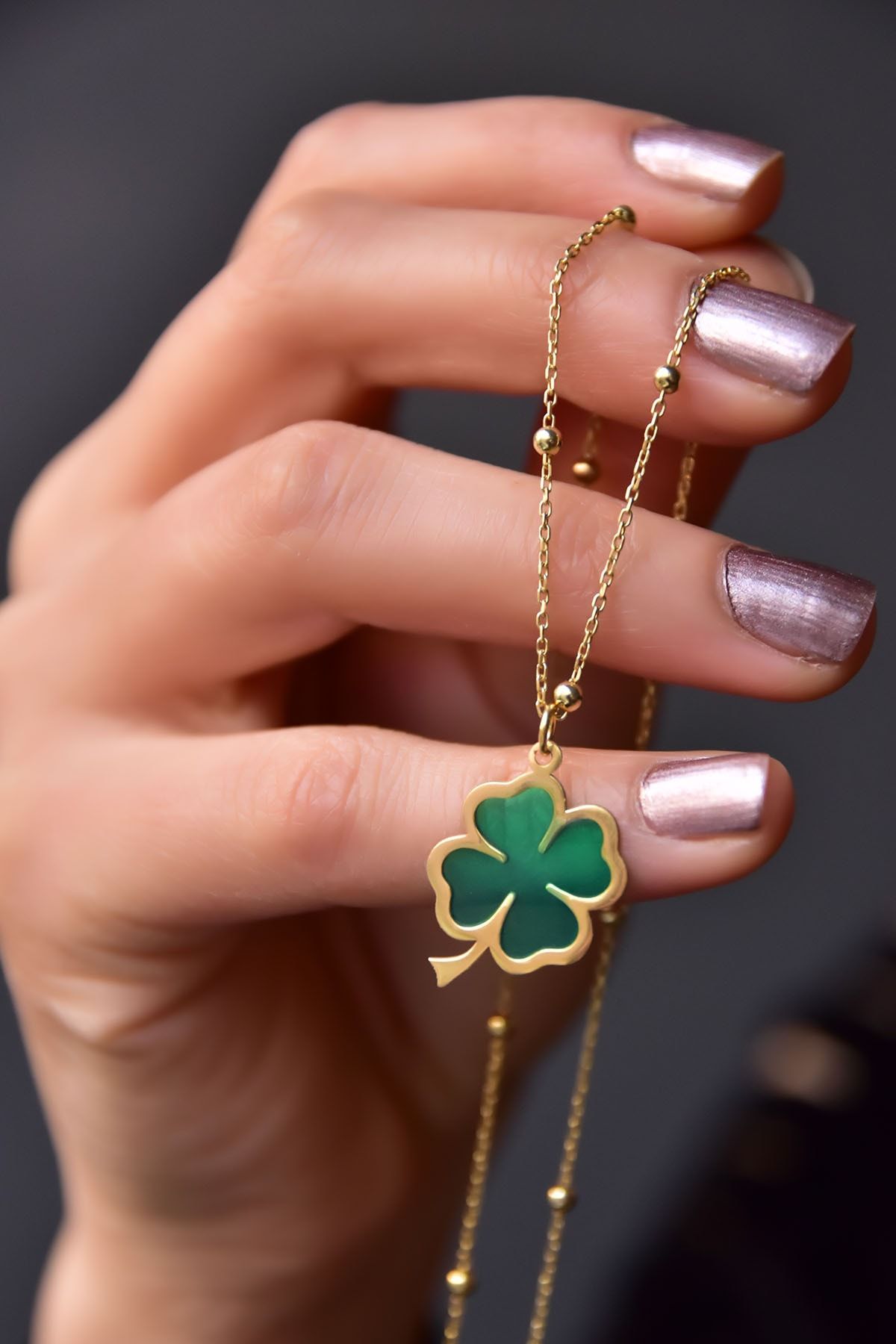 925 Ayar Gümüş Gold Kaplama Top Zincir Parlayan Rüya Serisi Tasarım Ebruli Cam Boyalı Yonca Kolye