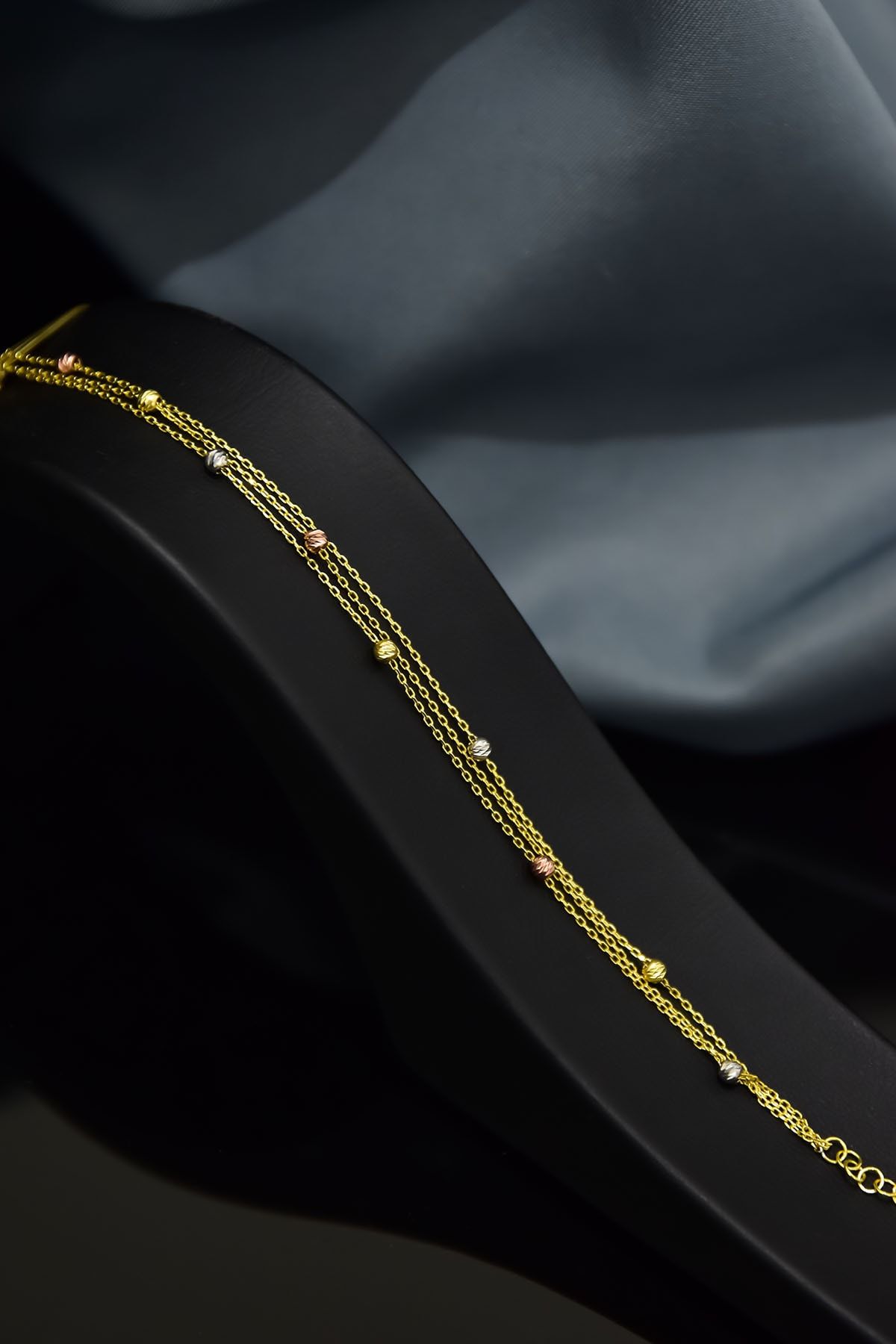 925 Ayar Gümüş Gold Kaplama Üç Renk Dorika Toplu Üç Zincir Zincir Kadın Bileklik