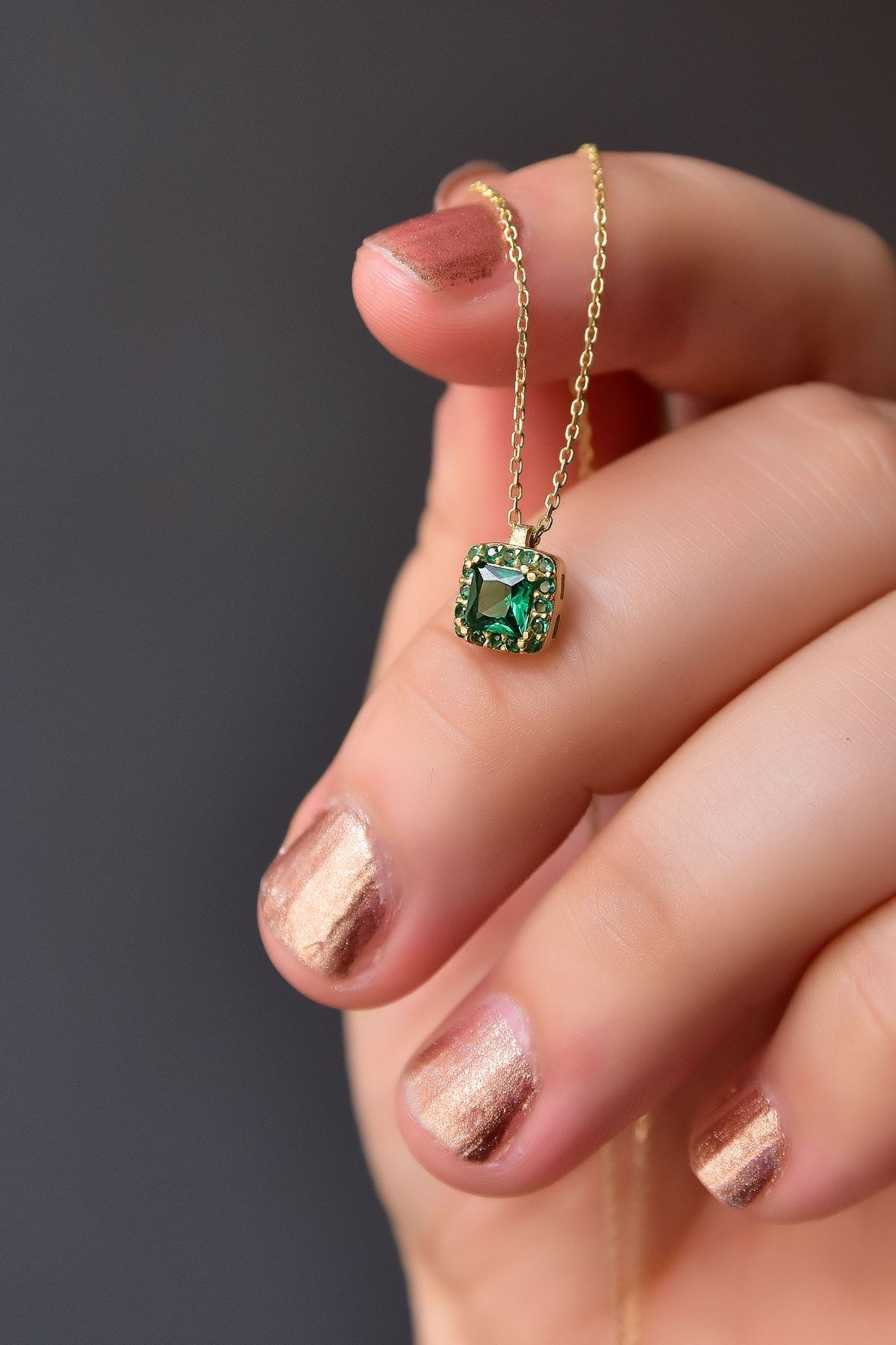 925 Ayar Gümüş Gold Kaplama Yeşil Zirkon Baget Taşlı Kolye